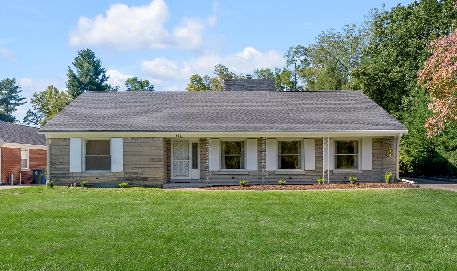 1814 Richmond Road Property Photo 1