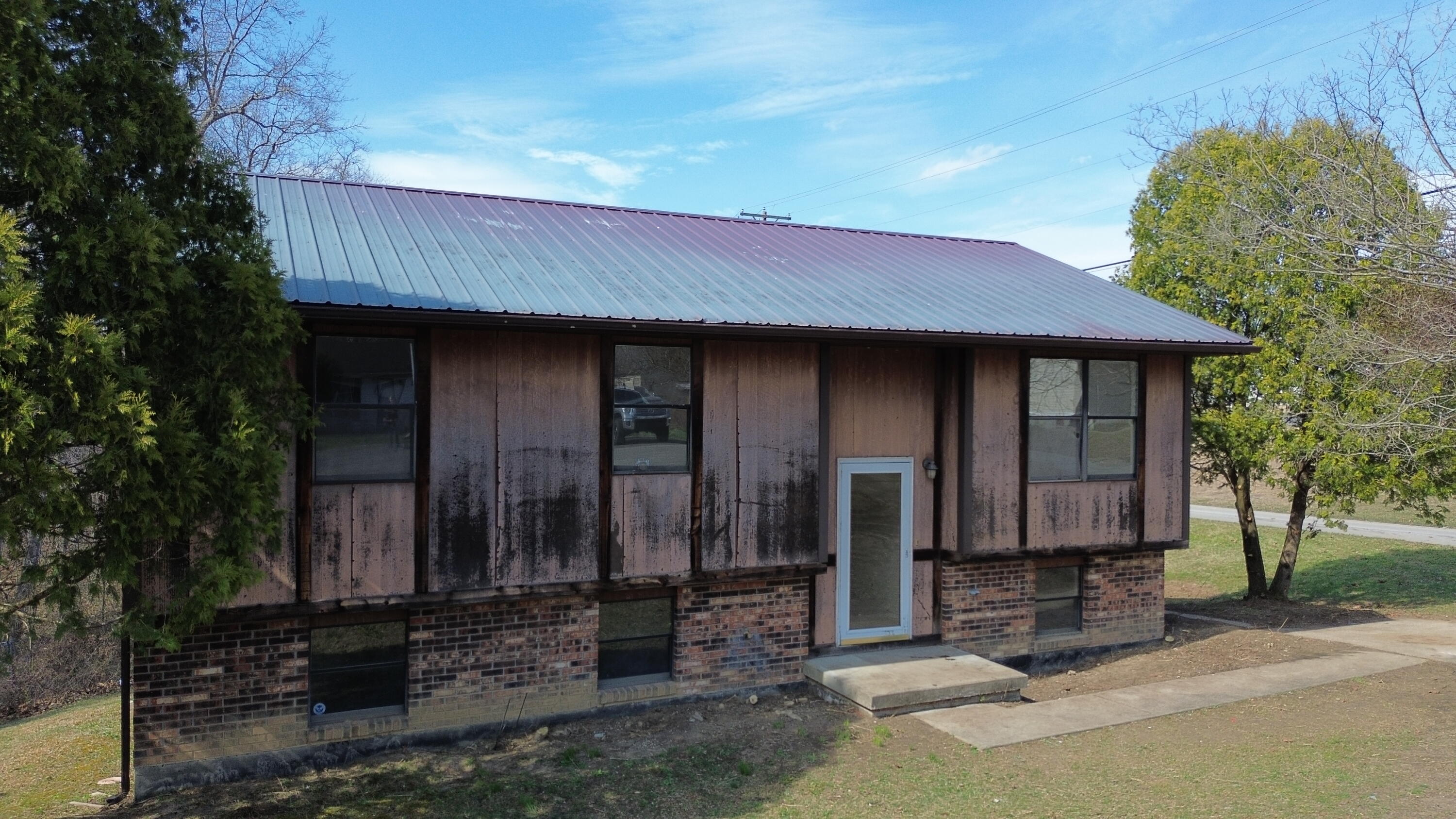 304 Pine Drive Property Photo 1