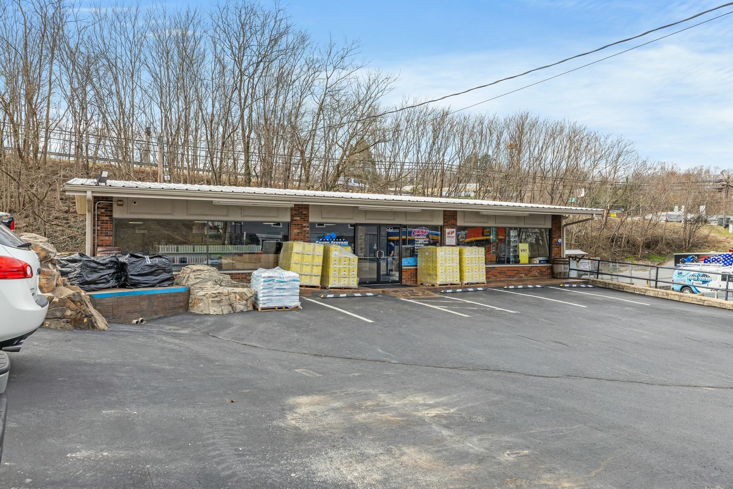 256 E Main Street Property Photo 5