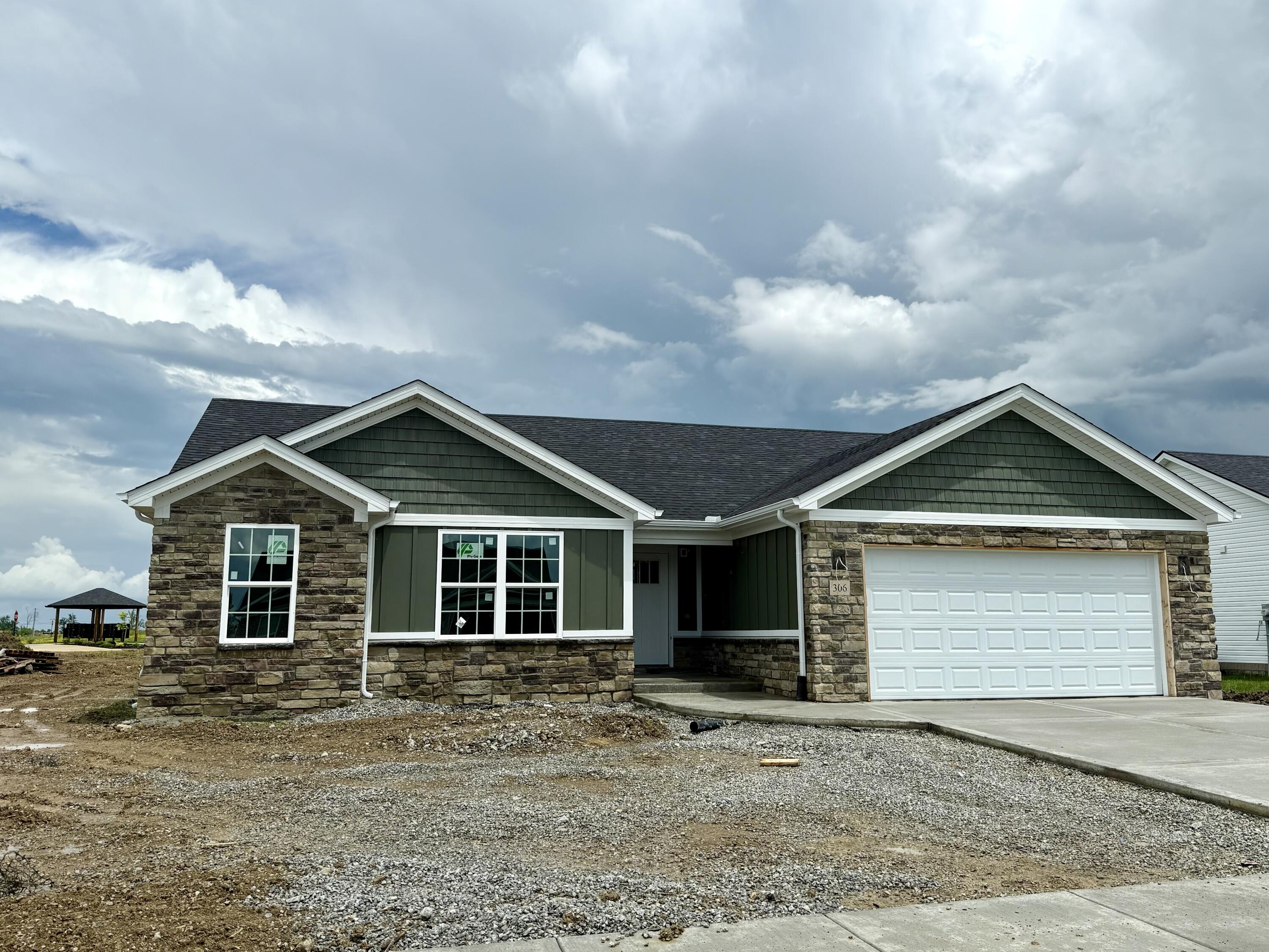 306 Mohegan Trail Property Photo 1