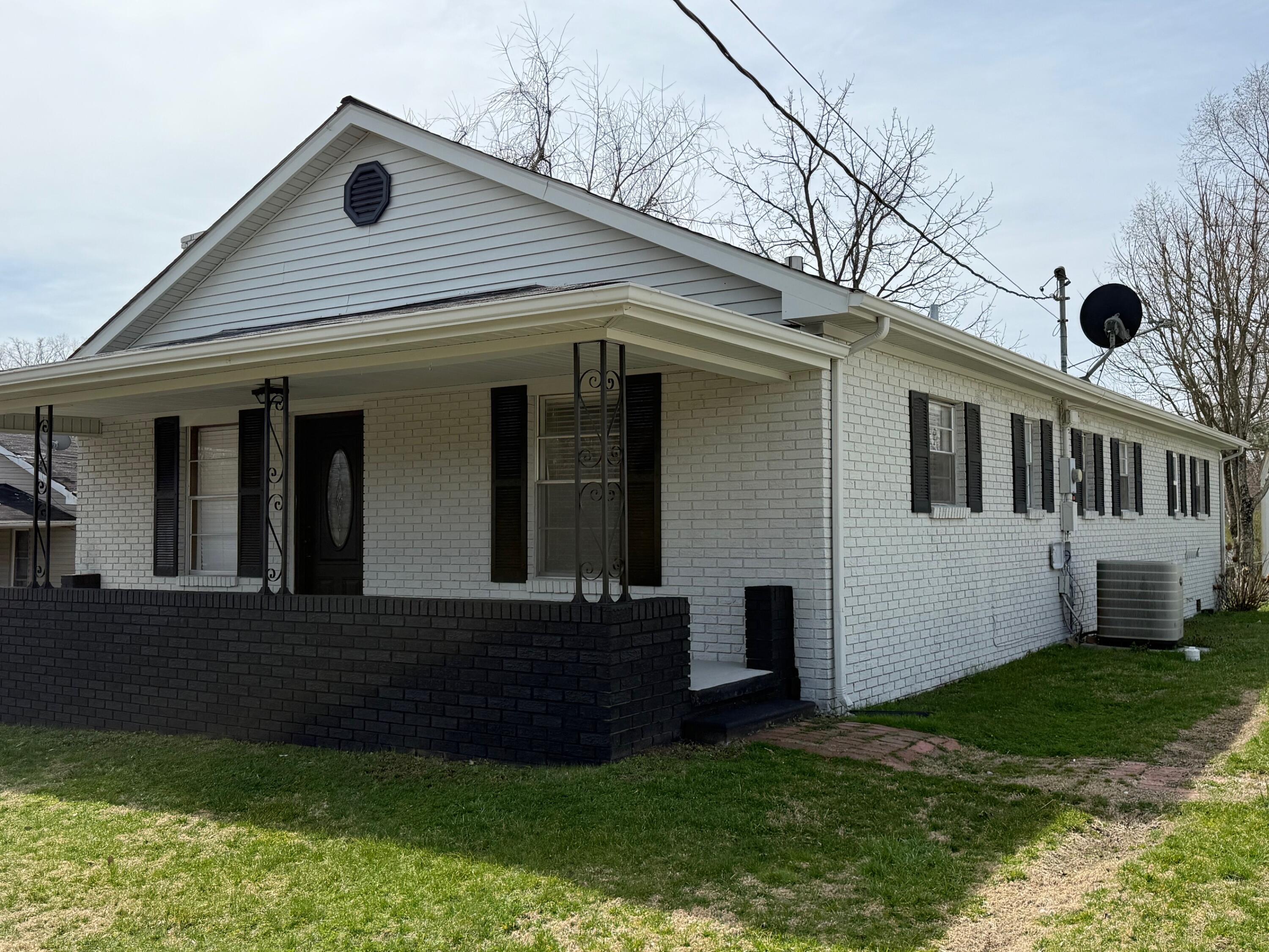 1055 Gordon Hill Pike Property Photo 1