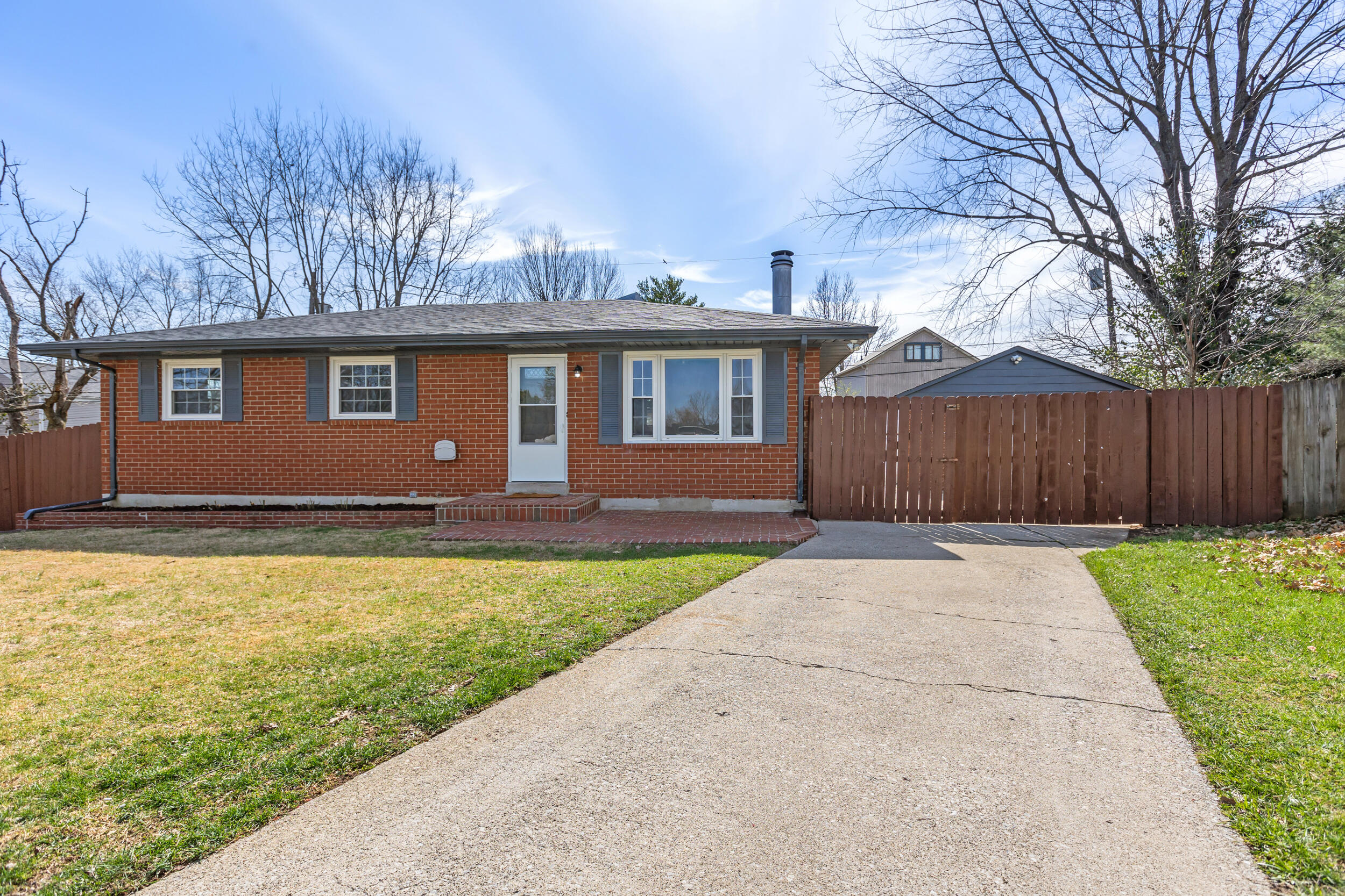 378 Clearwood Court Property Photo 1