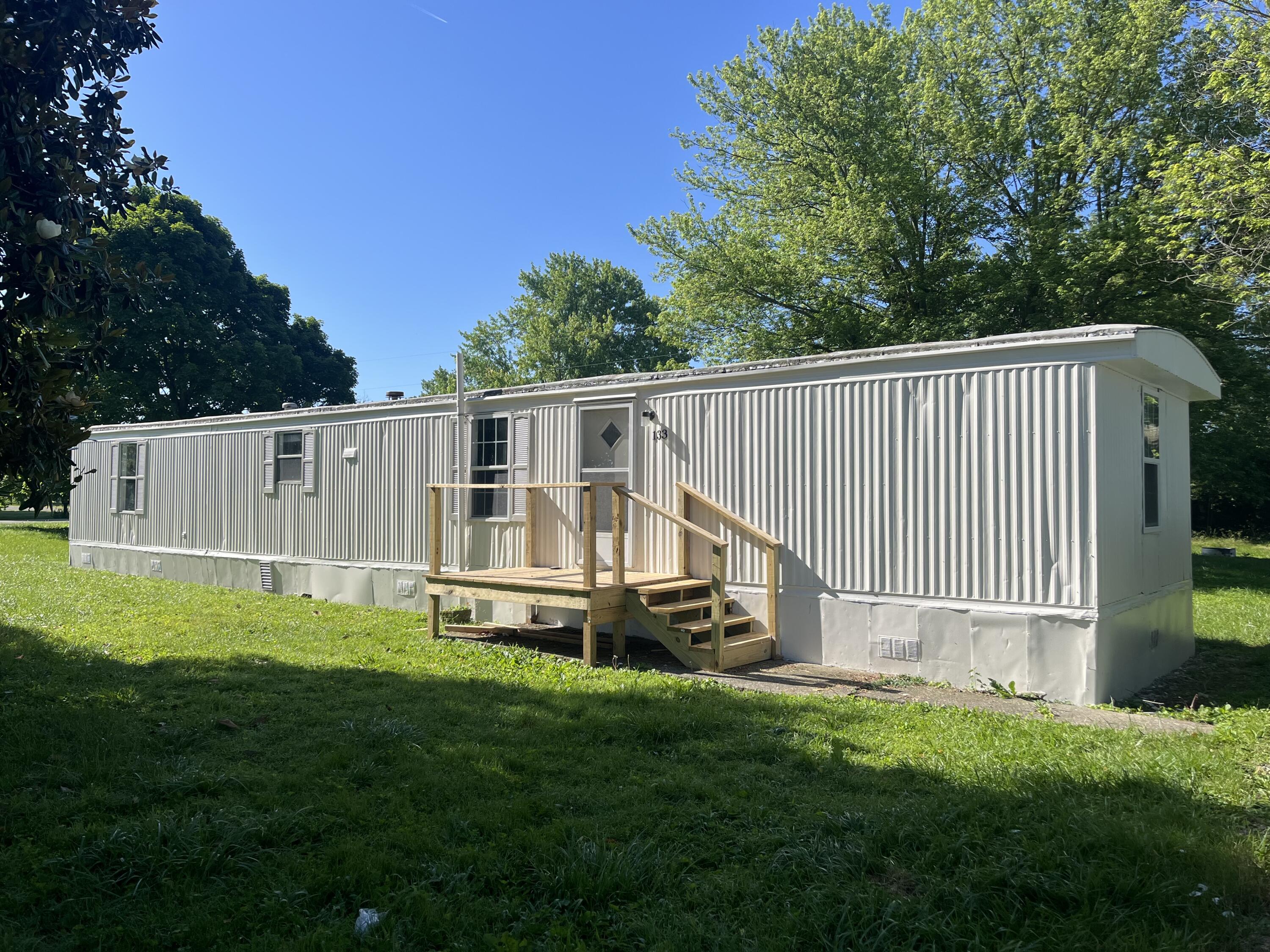 133 Albany Circle Property Photo 1