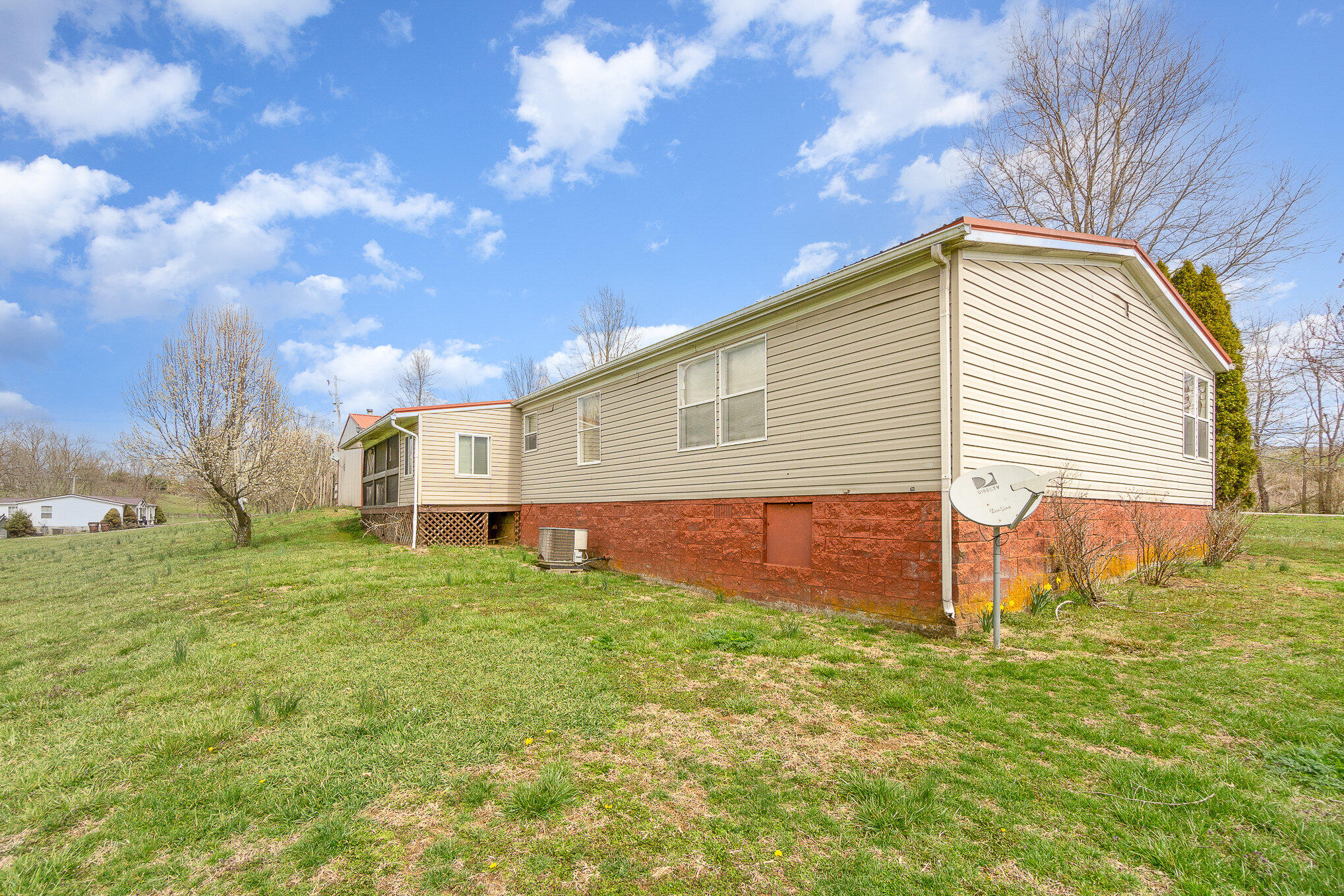 360 N Middletown Road Property Photo 16