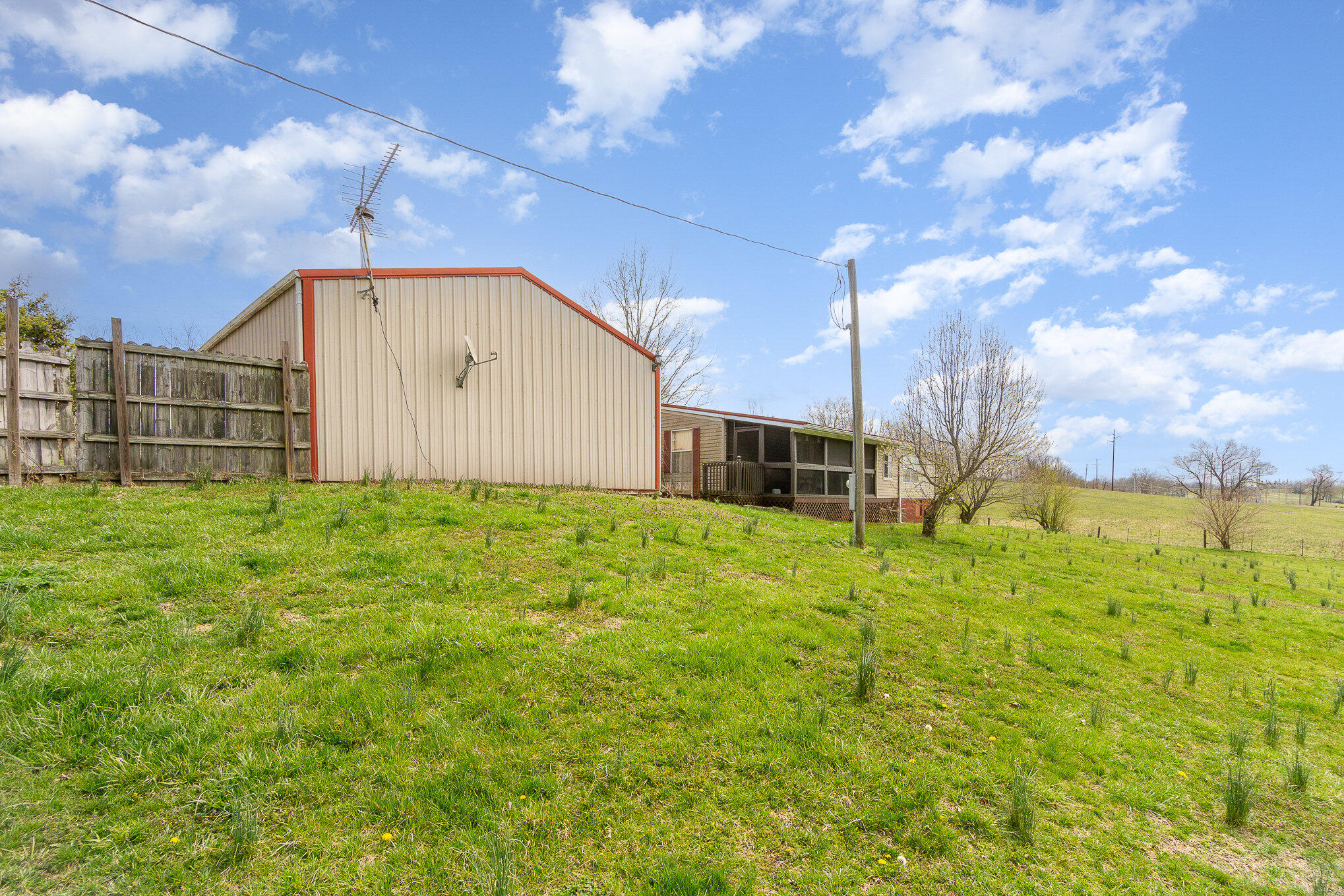 360 N Middletown Road Property Photo 18