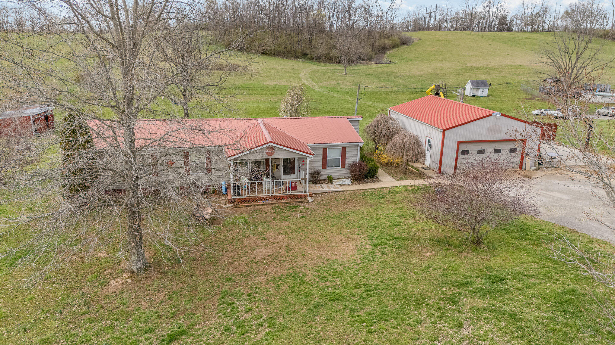 360 North Middletown Road Property Photo 1