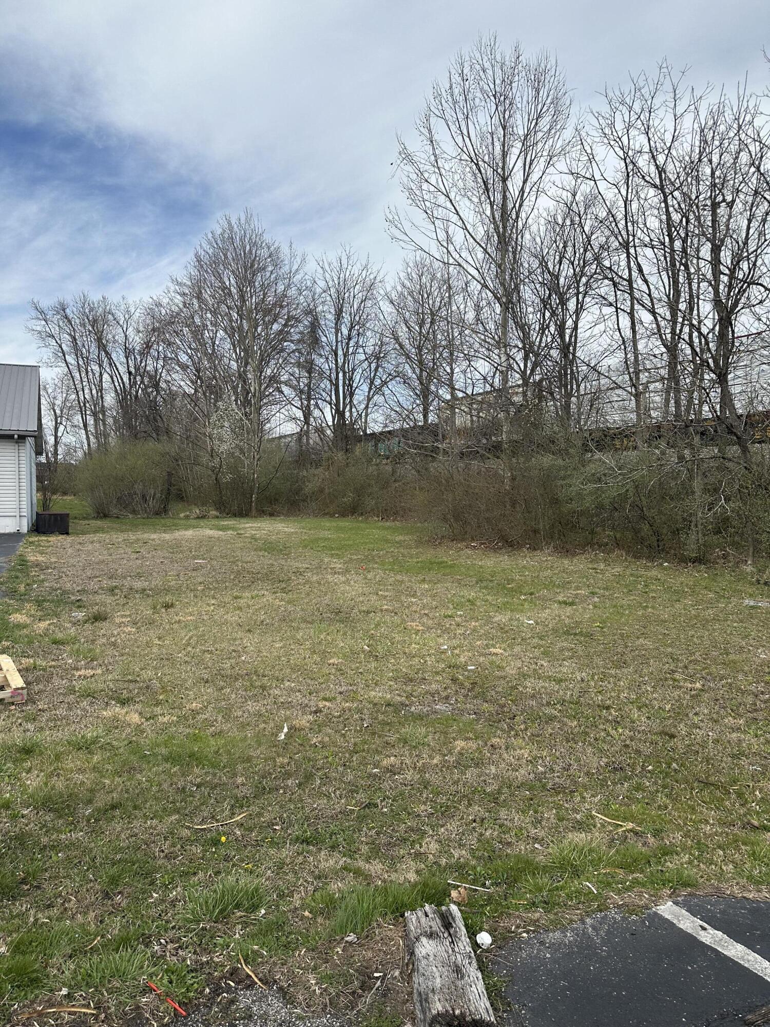 2201 S Main Street Property Photo 8