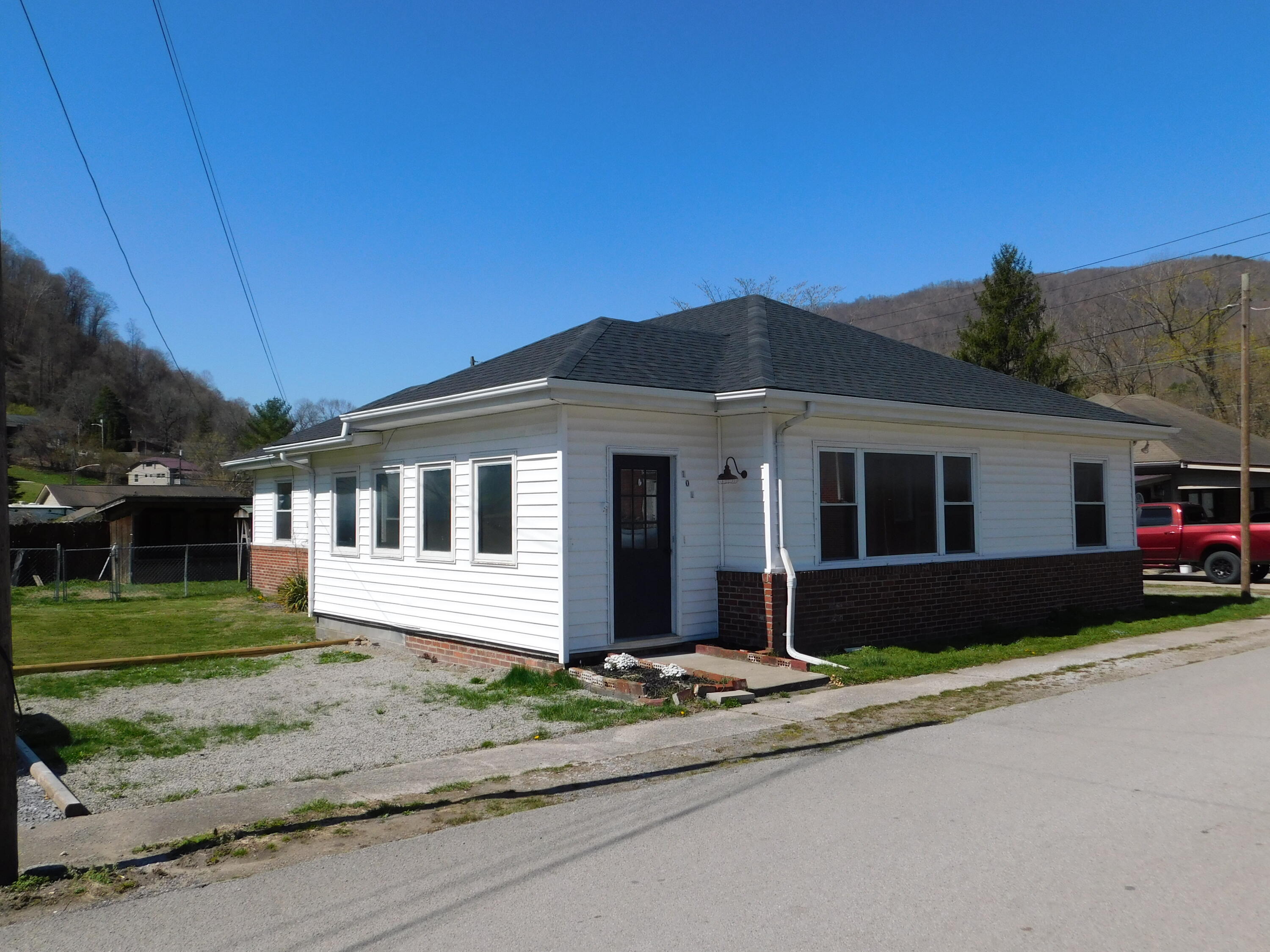 101 Dizney Property Photo 1