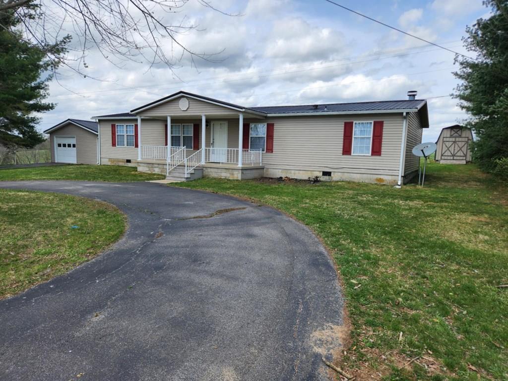 1688 Kelley Pike Property Photo