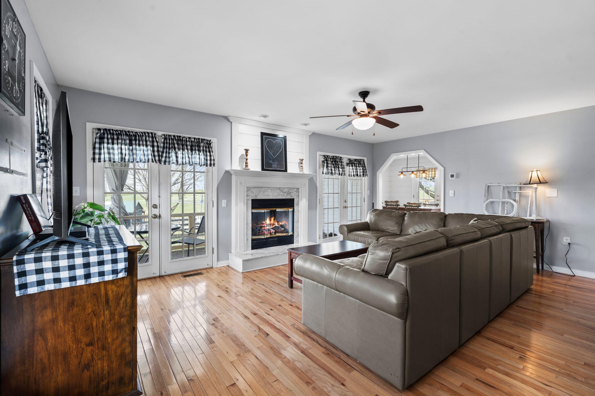 805 Paris Road Property Photo 8