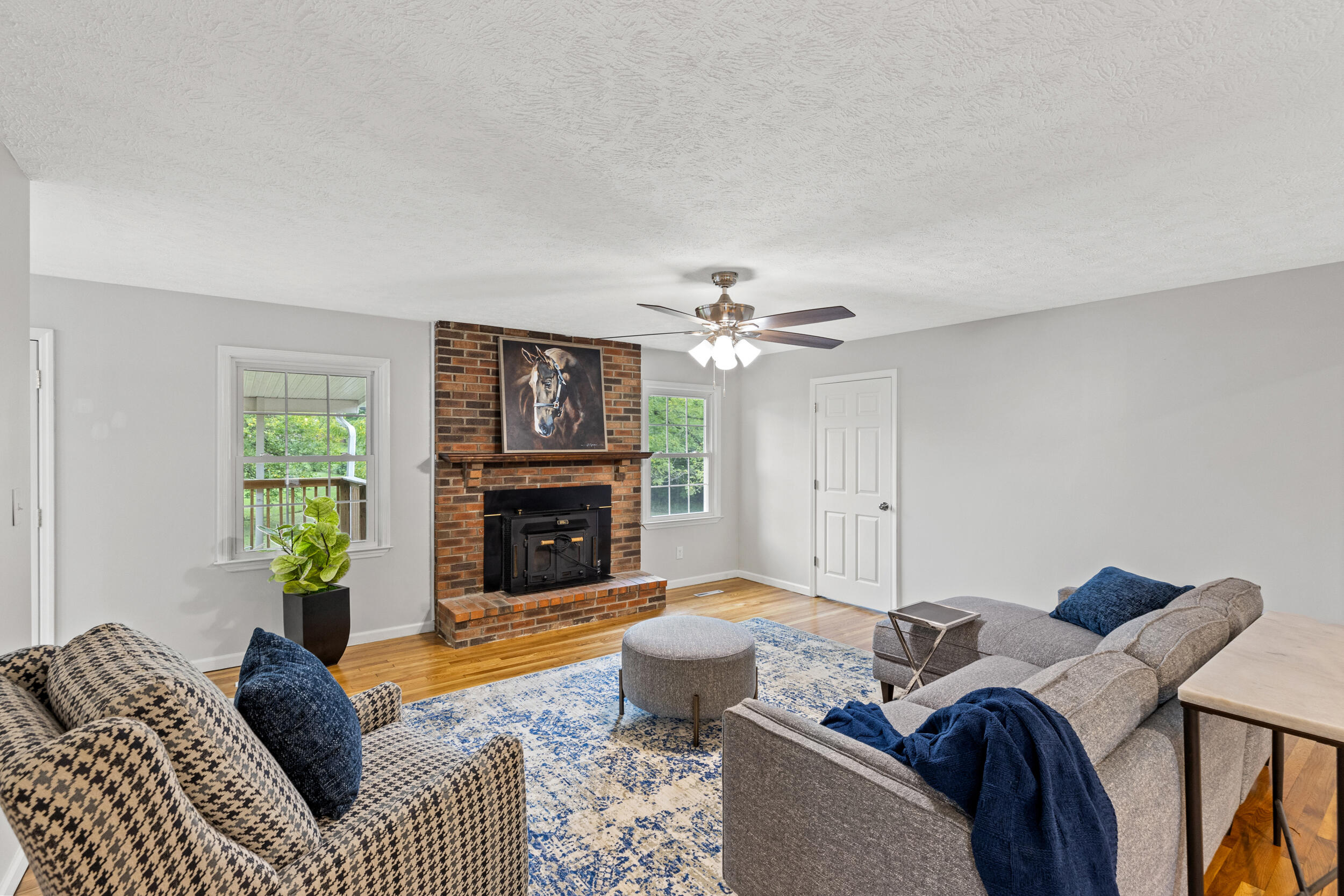 3412 Simcoe Court Property Photo 5