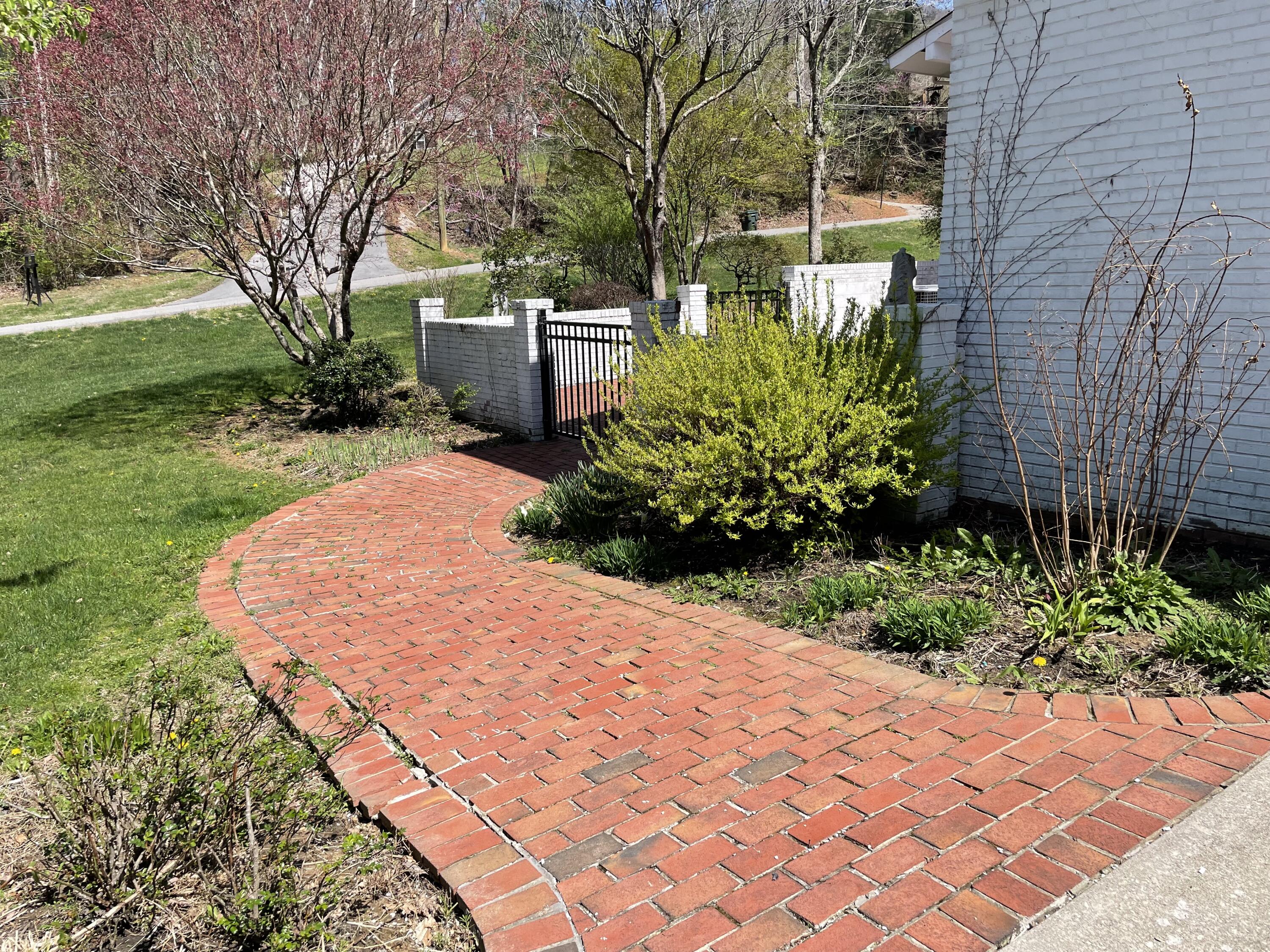 310 Sunny Brook Lane Property Photo 6