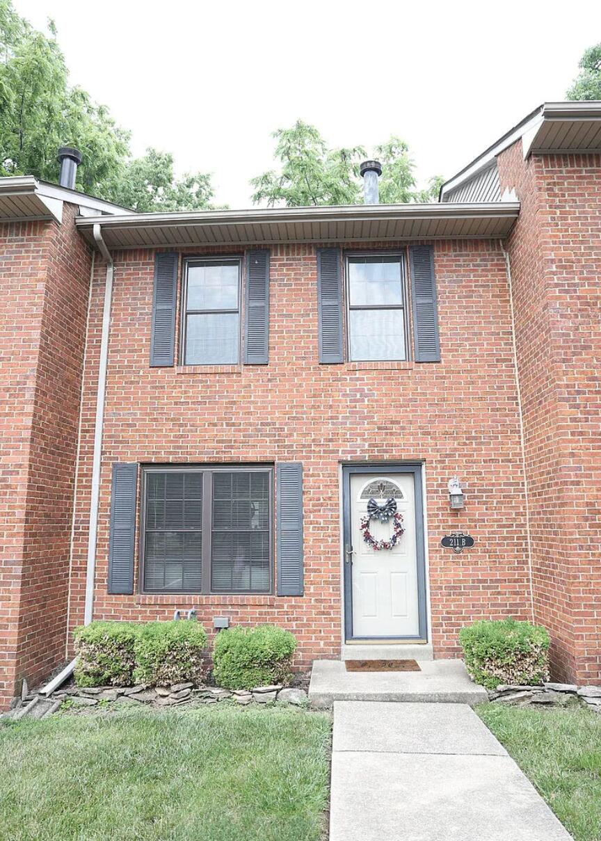 211 Berry Avenue Property Photo 1
