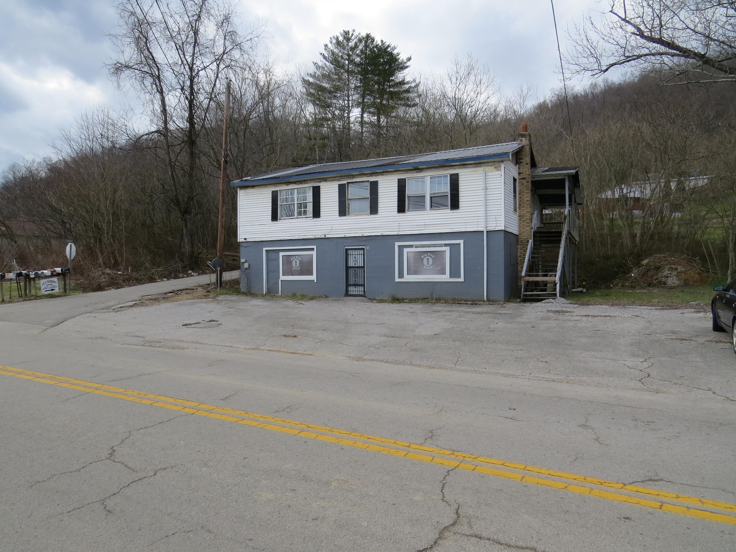 627 Pitzer Street Property Photo