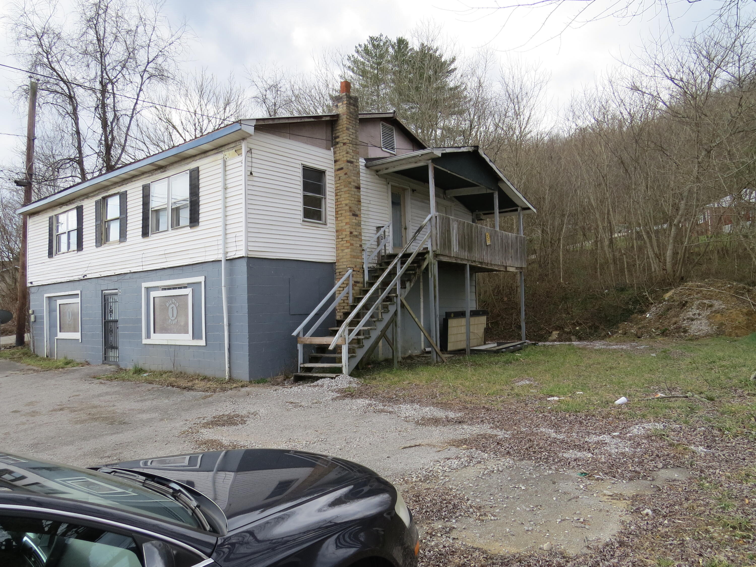 627 Pitzer Street Property Photo 2