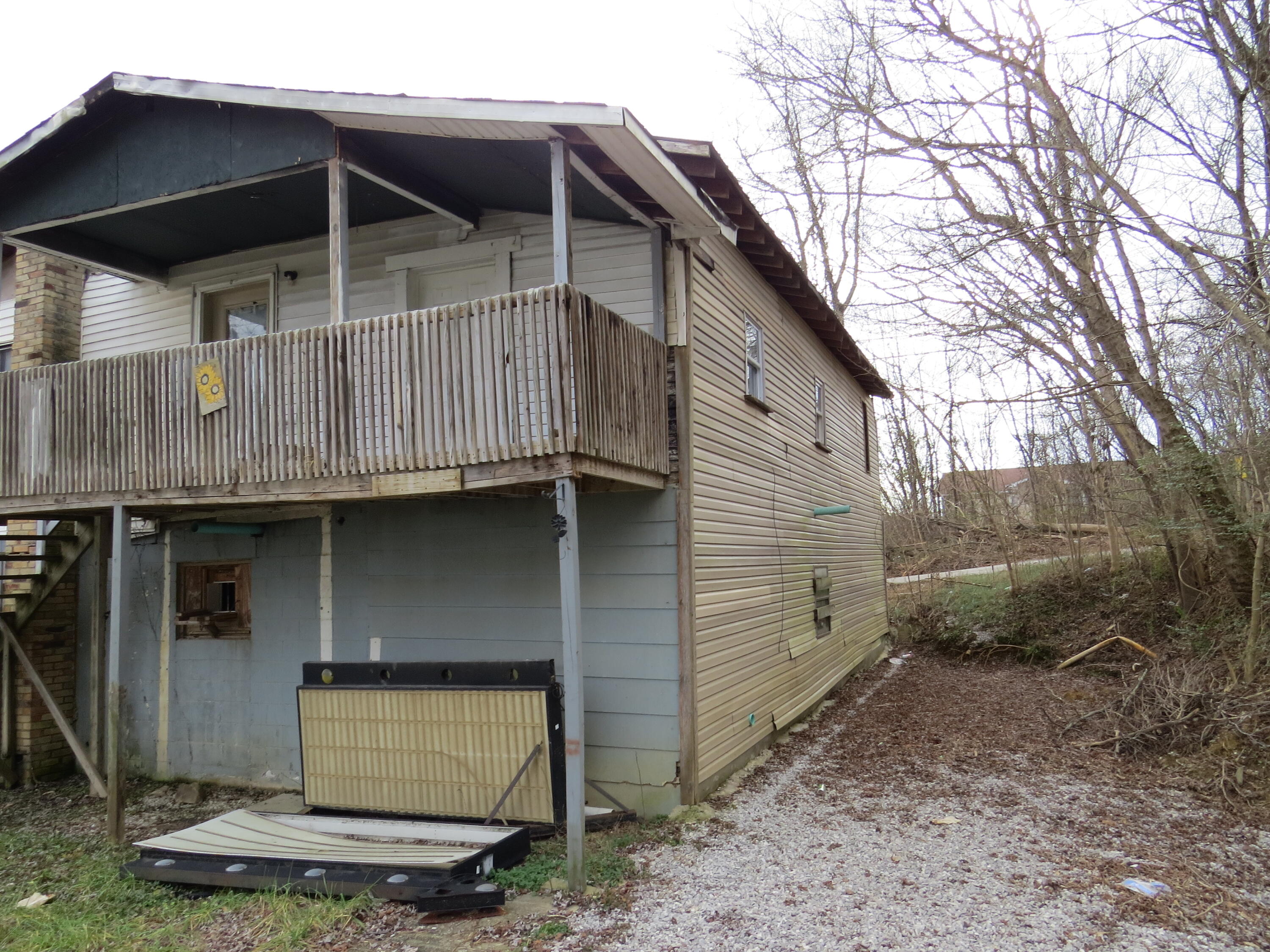 627 Pitzer Street Property Photo 4