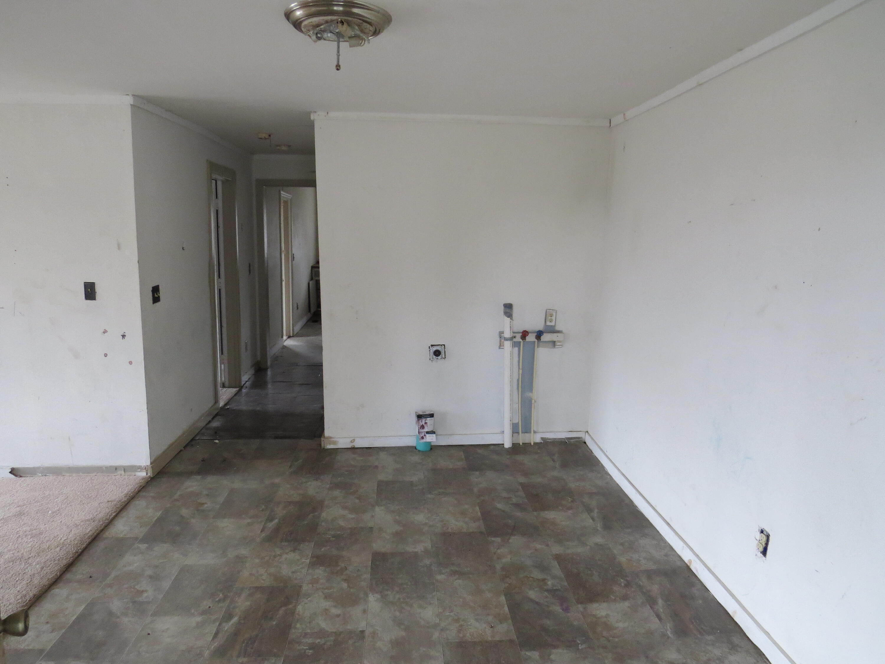 627 Pitzer Street Property Photo 15