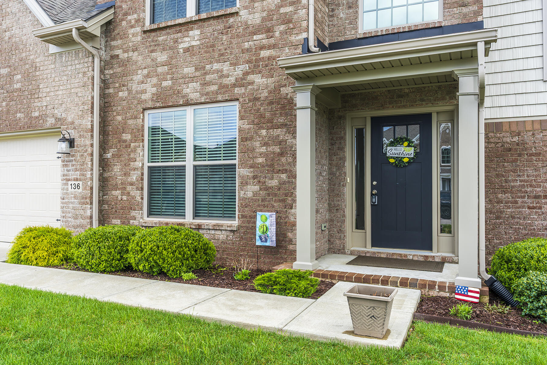 136 Castle Acre Way Property Photo 3