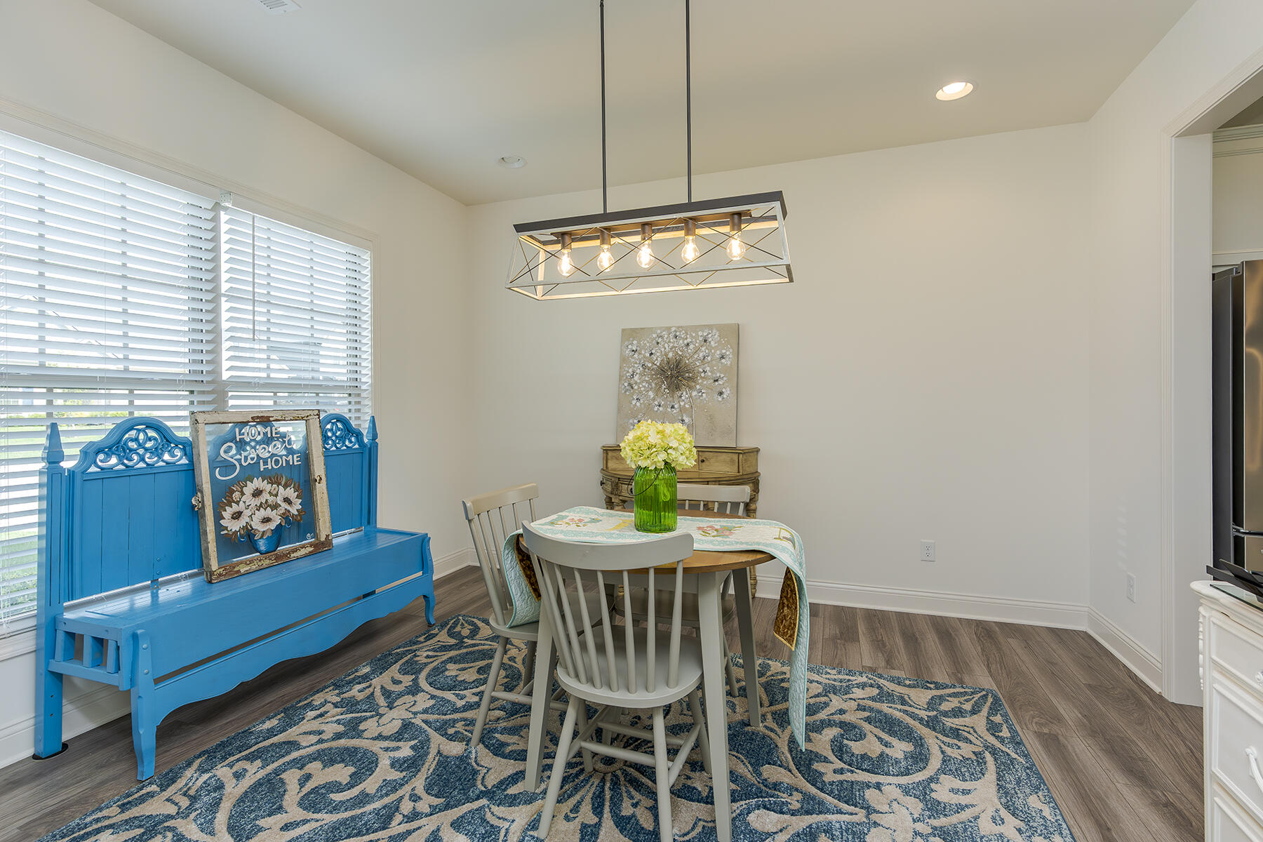 136 Castle Acre Way Property Photo 8