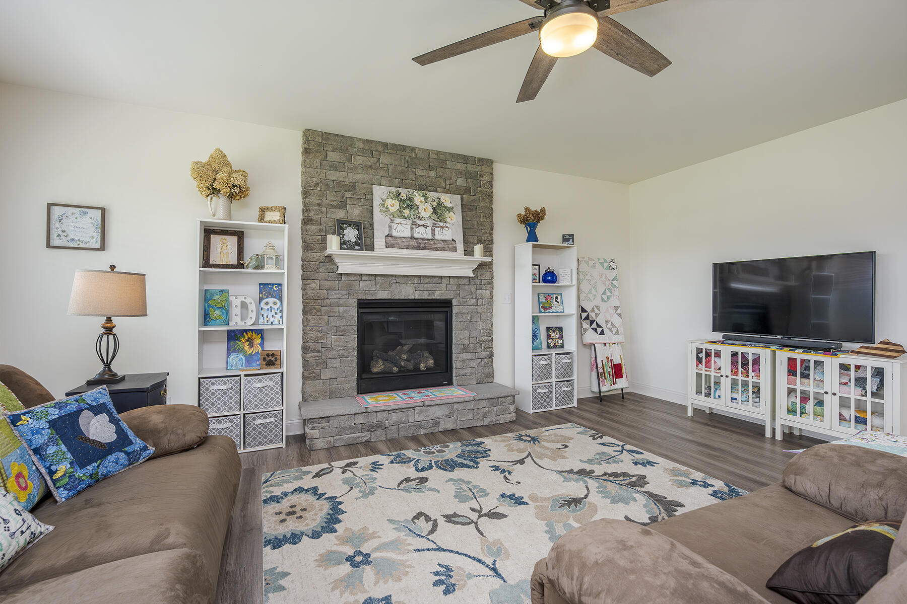 136 Castle Acre Way Property Photo 11