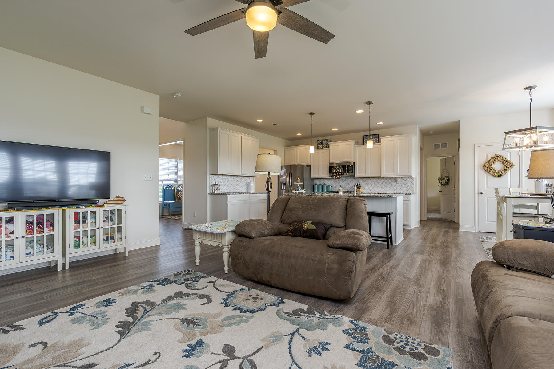 136 Castle Acre Way Property Photo 14