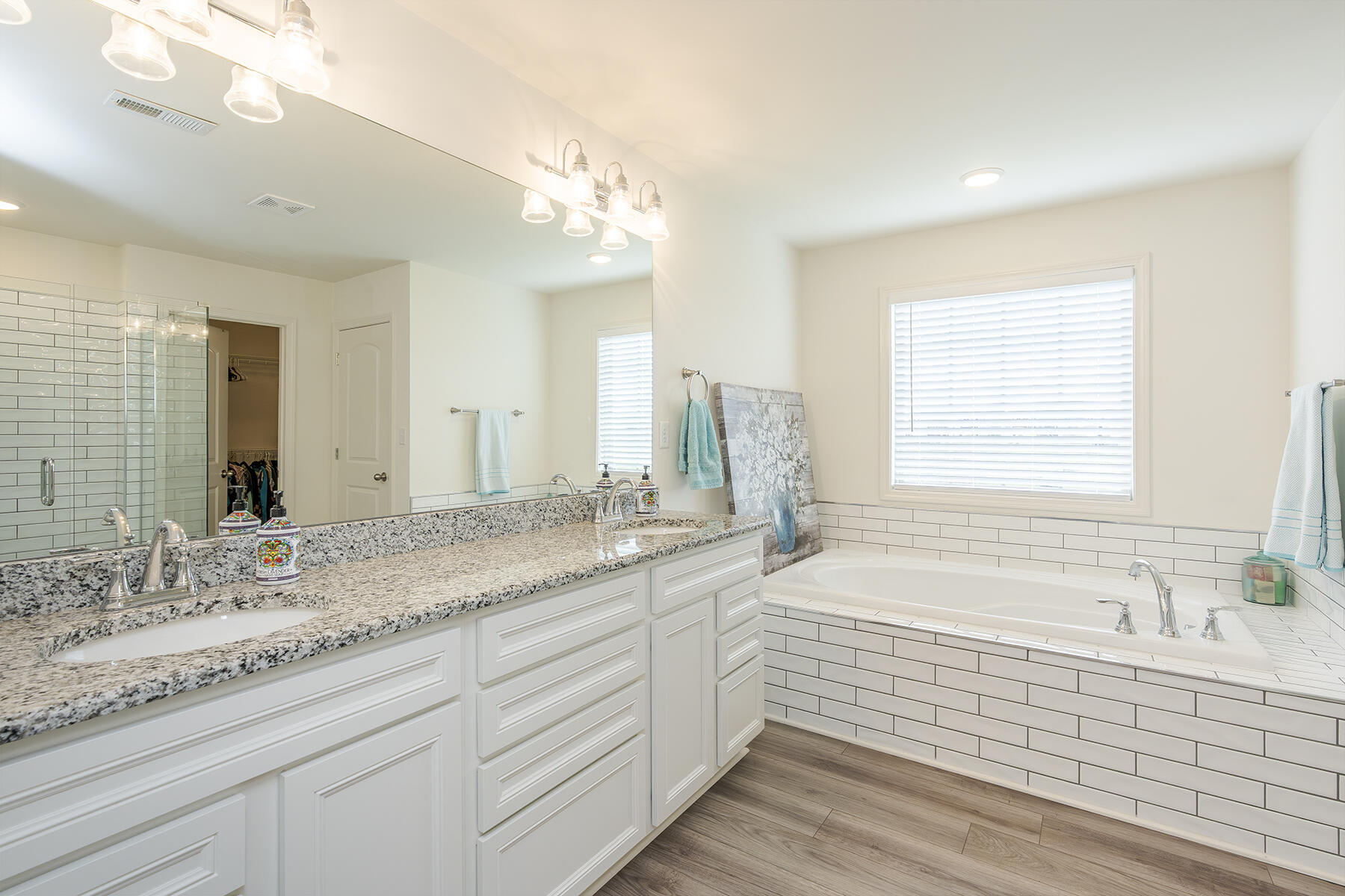 136 Castle Acre Way Property Photo 33