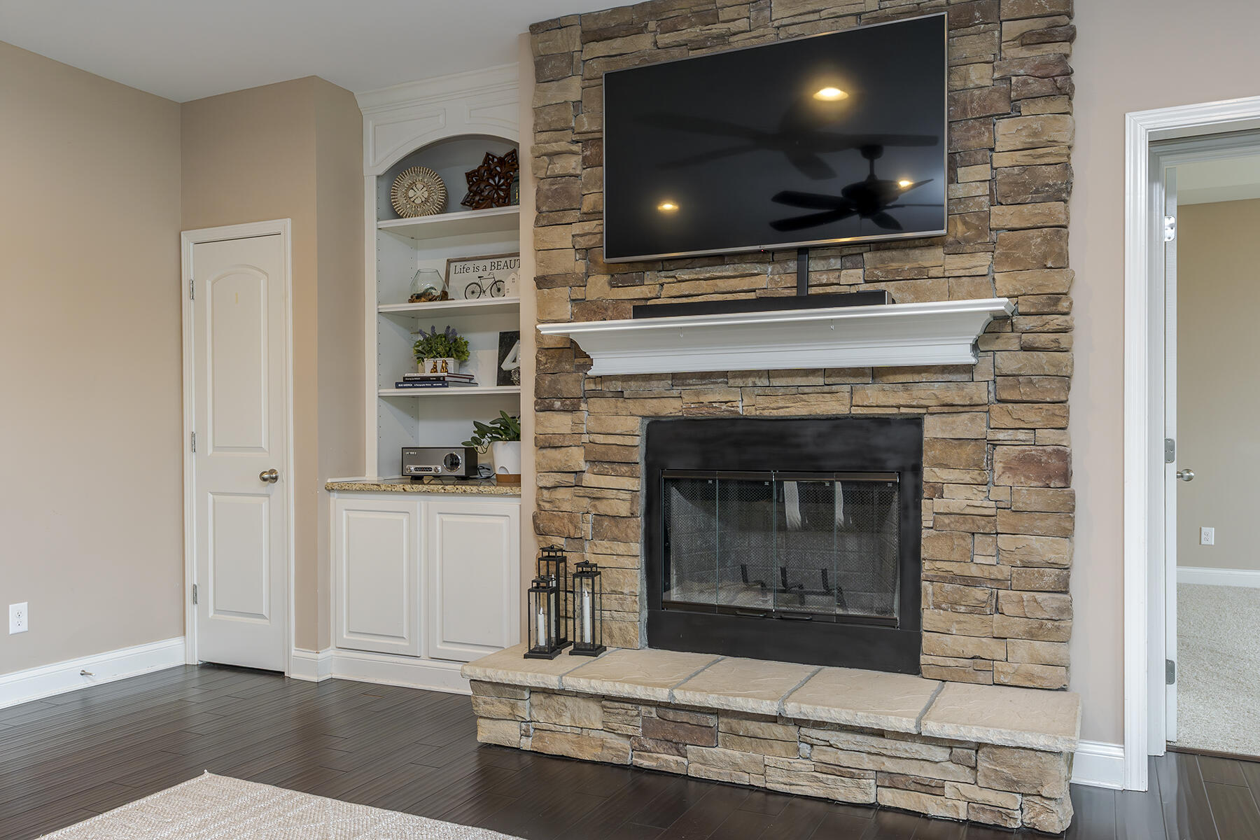 4225 Starrush Place Property Photo 12