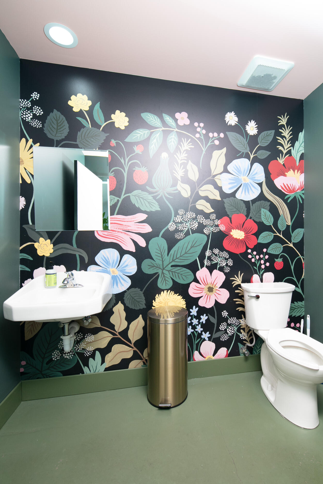 169 North Limestone Property Photo 8