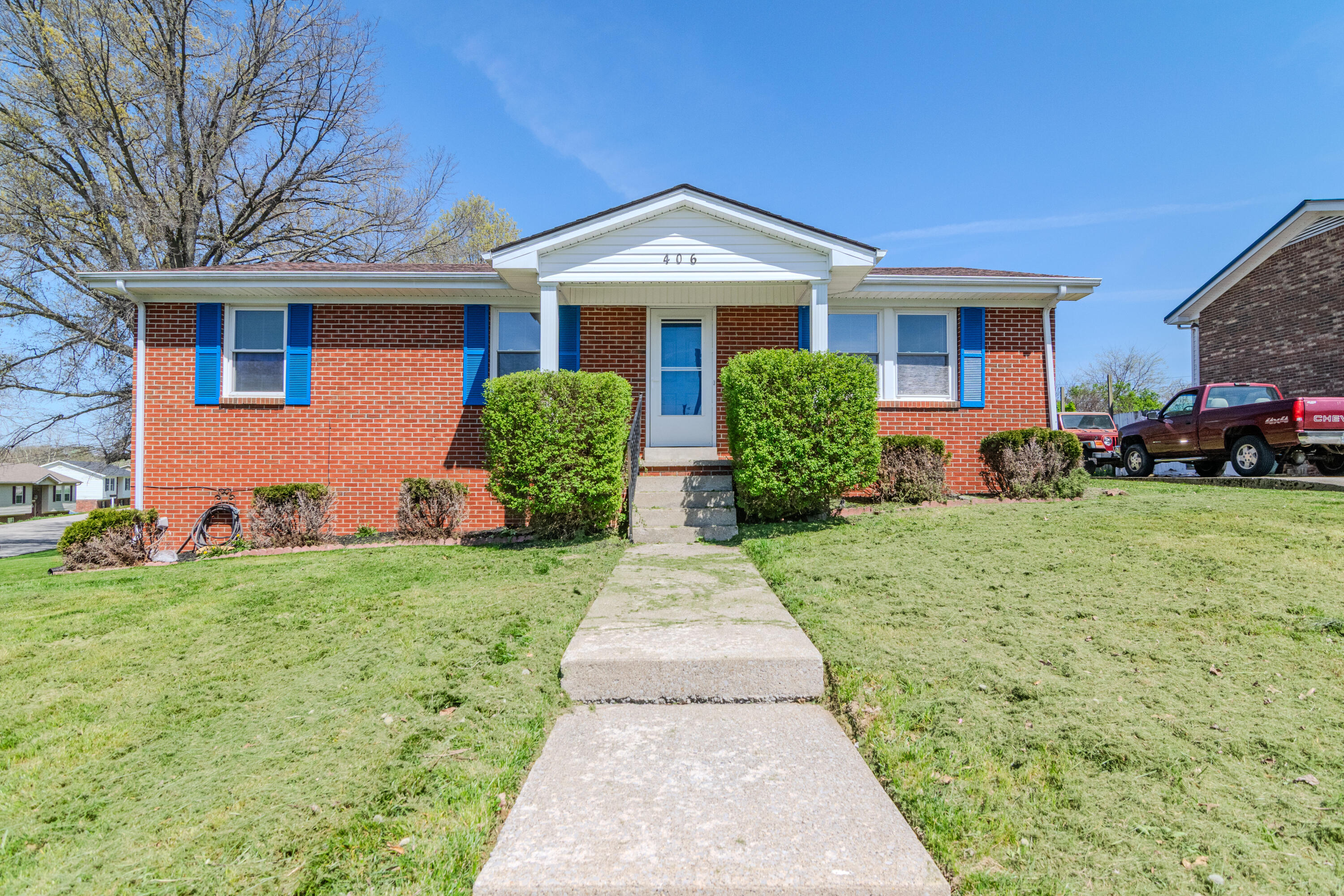 406 Kenway Street Property Photo 1