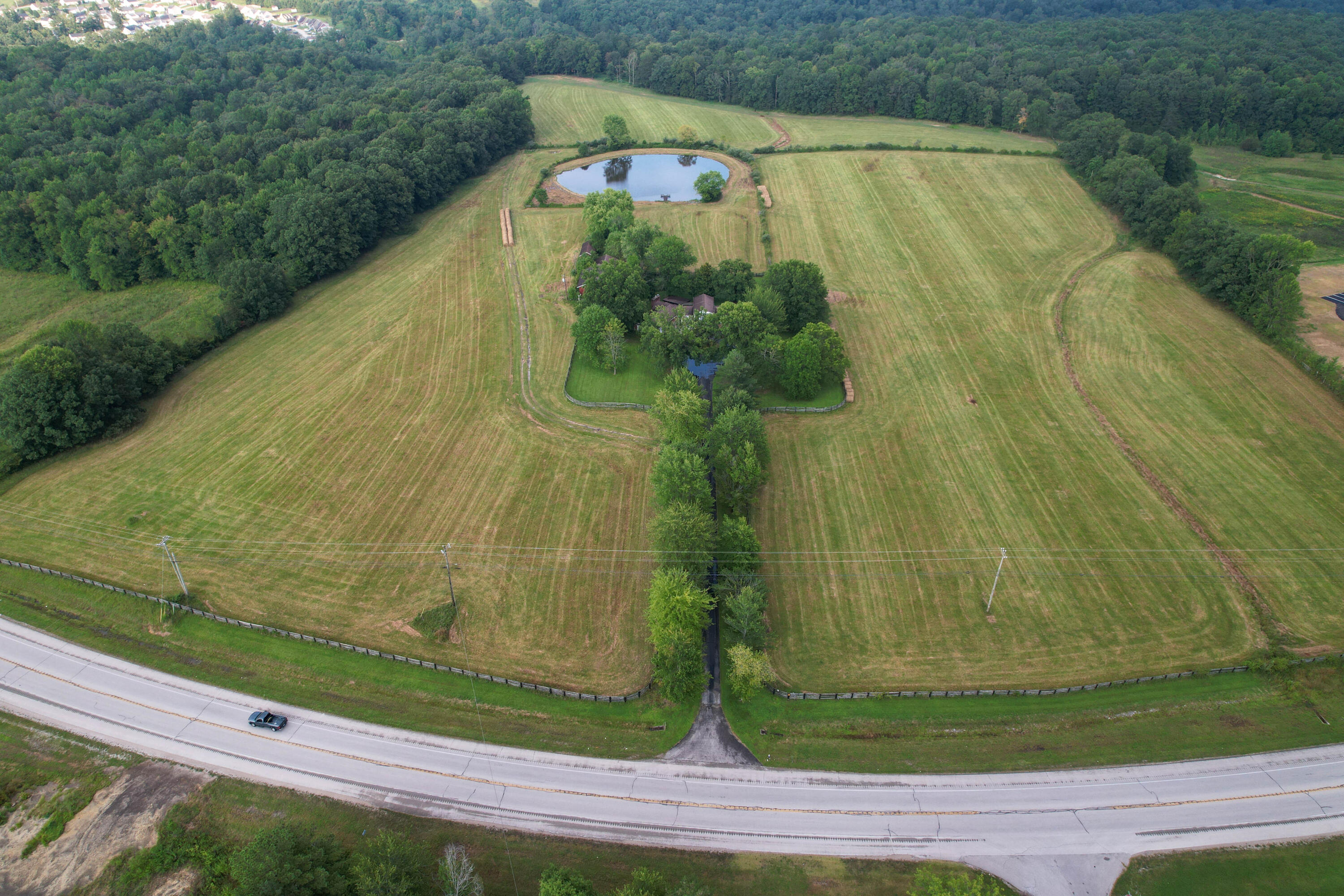 2490 KY 801 N Property Photo 1