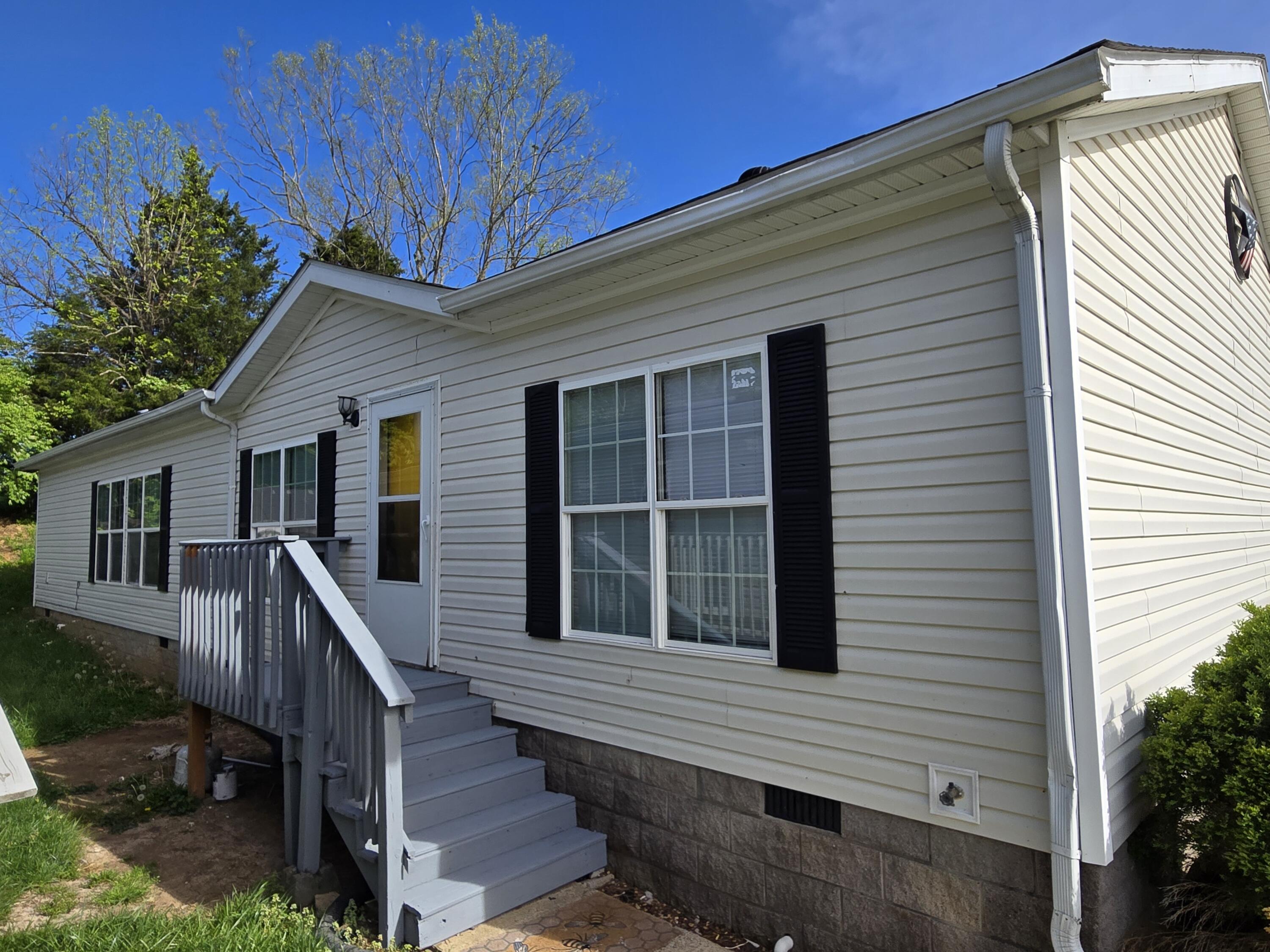 152 Hillview Court Property Photo 1
