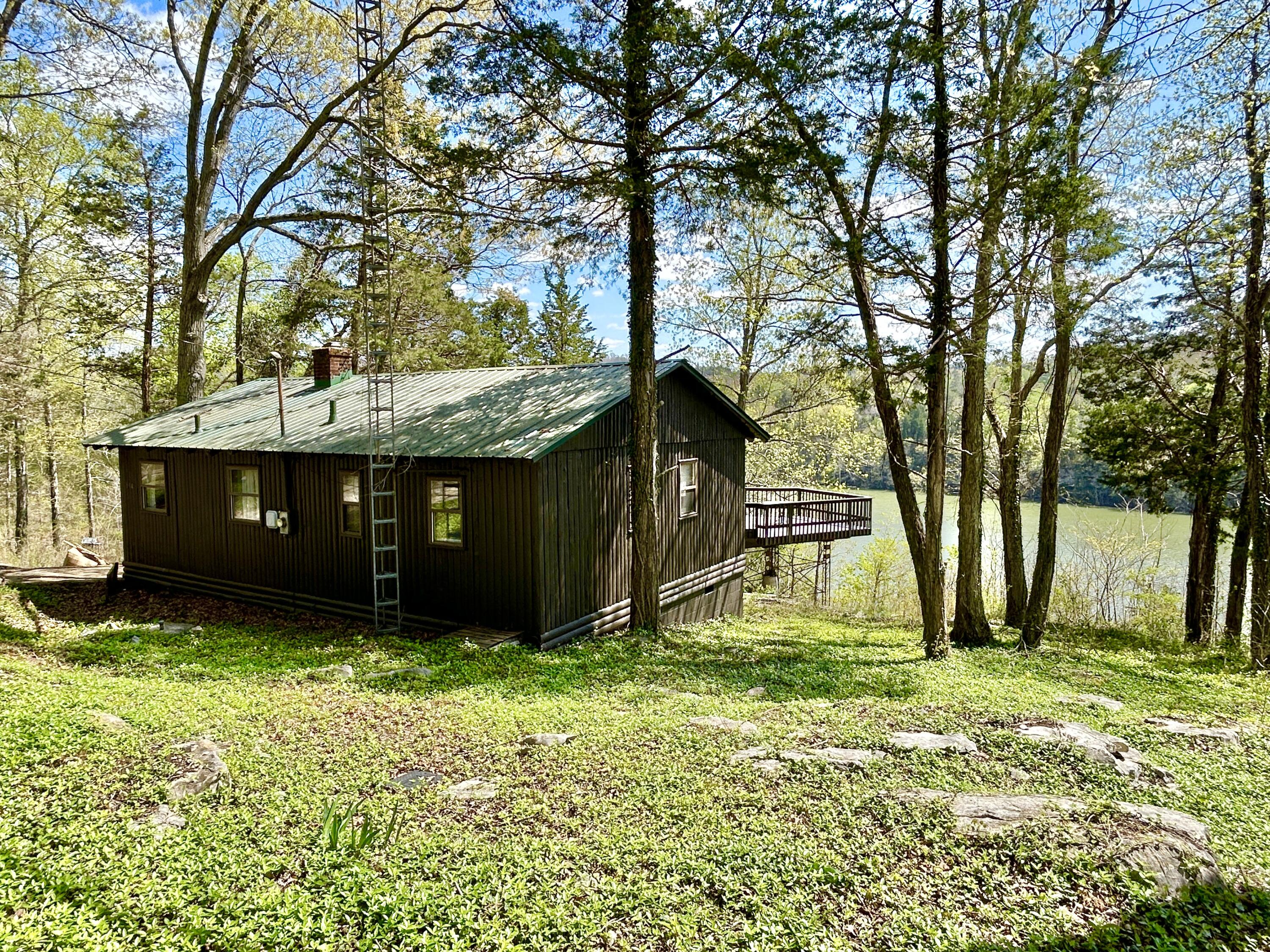 114 Lewis Bray Court Property Photo 1