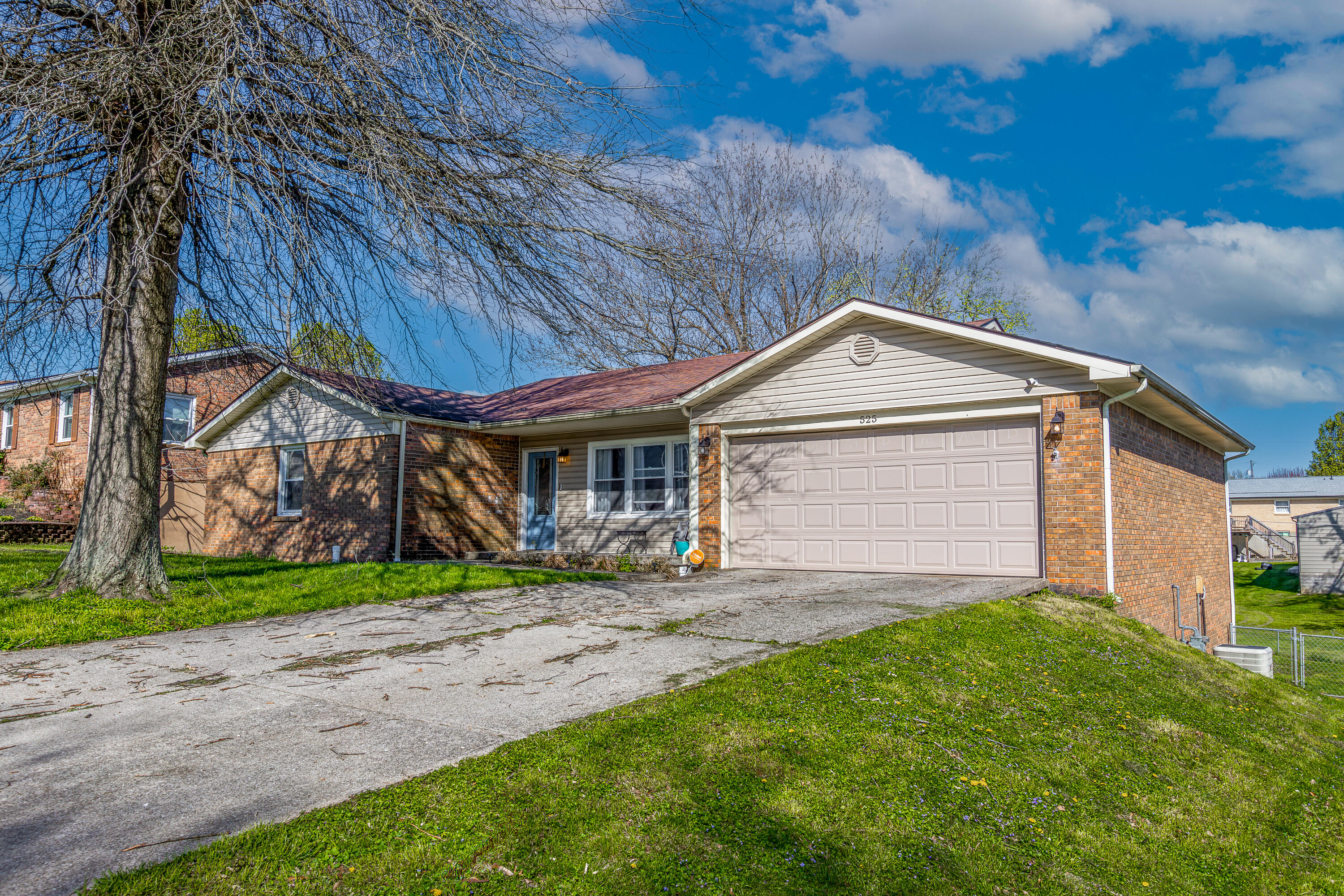 525 Lasalle Court Property Photo 1