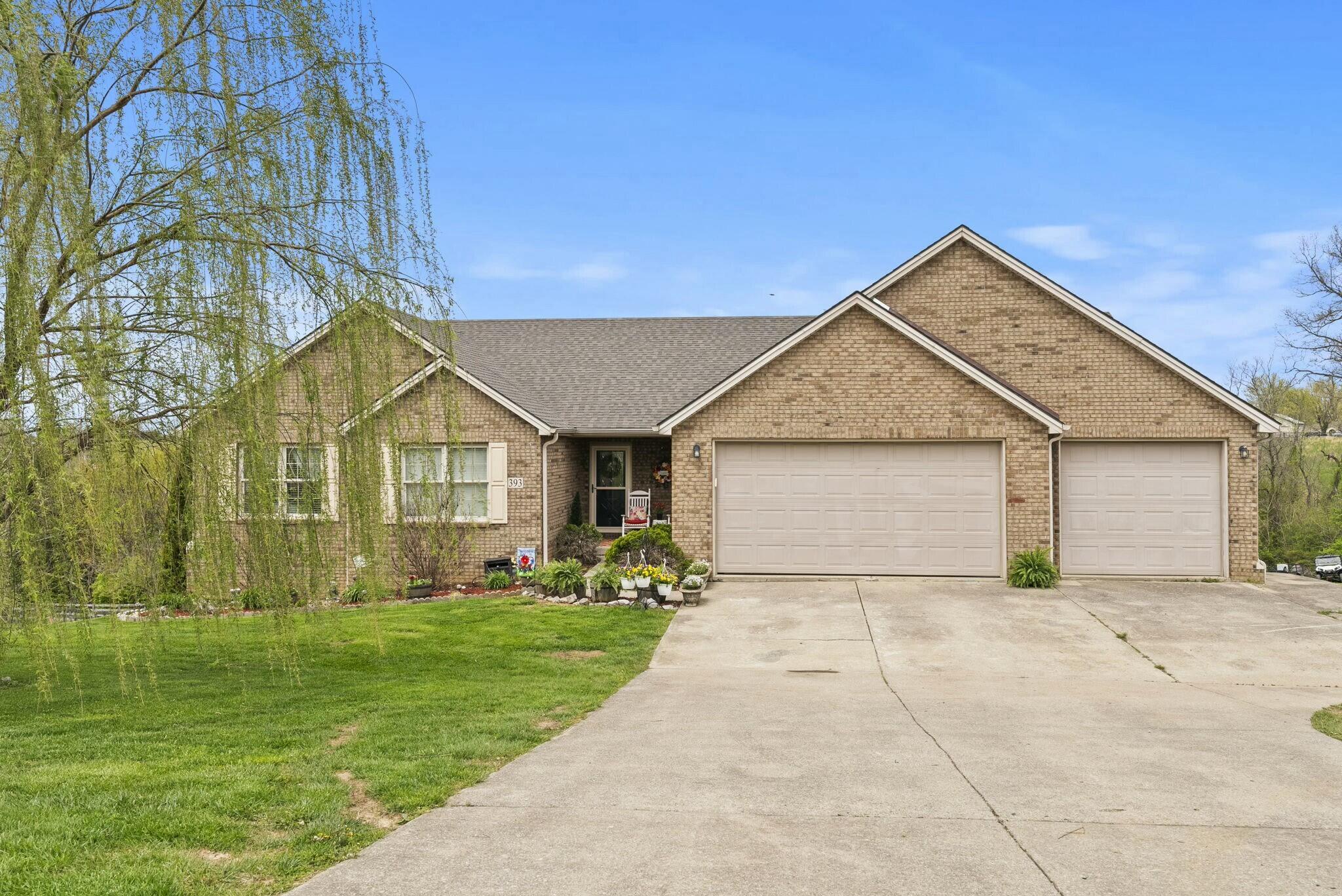 393 Kings Trace Drive Property Photo 1