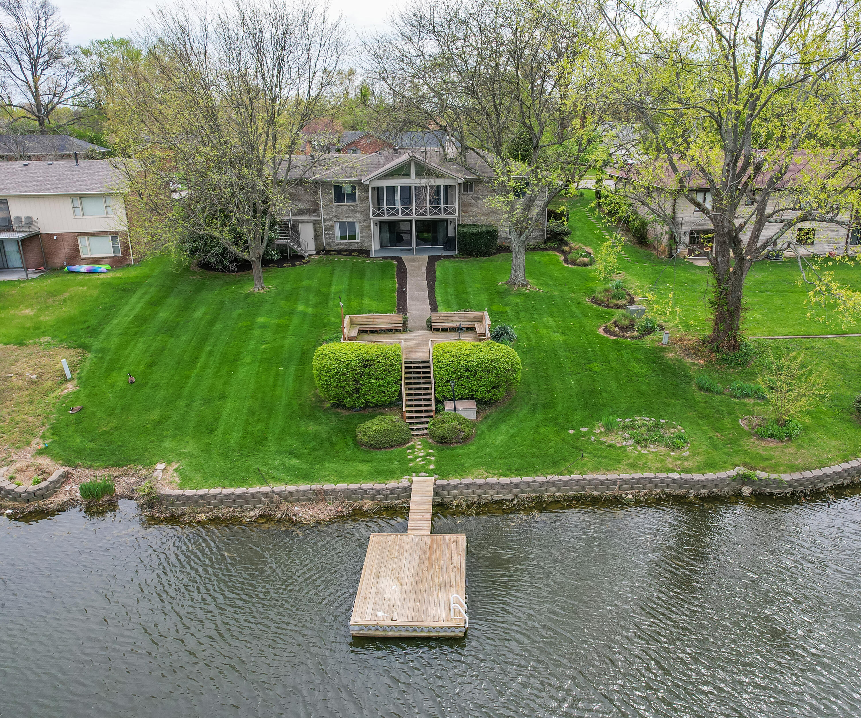 927 Edgewater Drive Property Photo