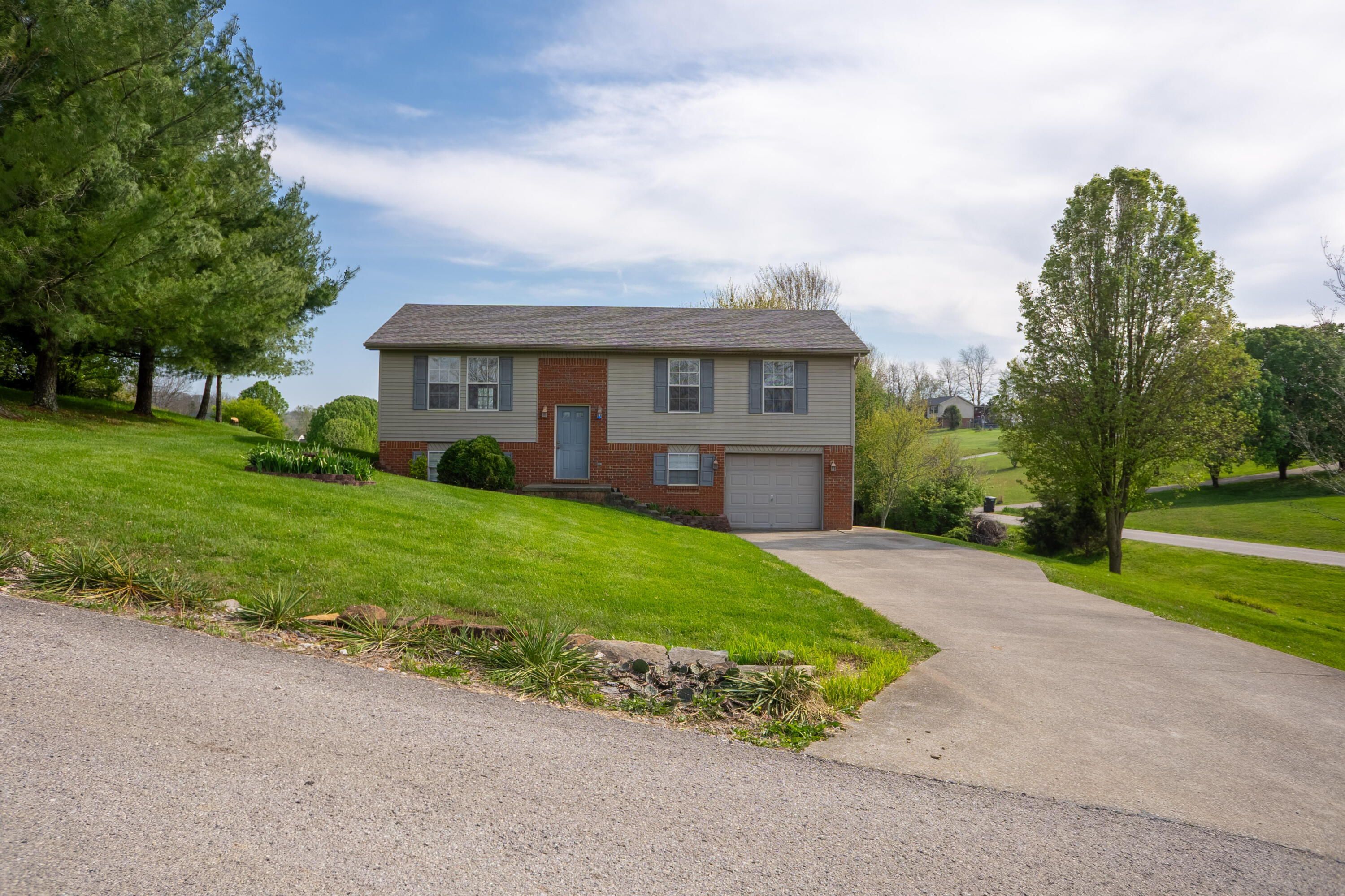 141 Westwood Drive Property Photo 1