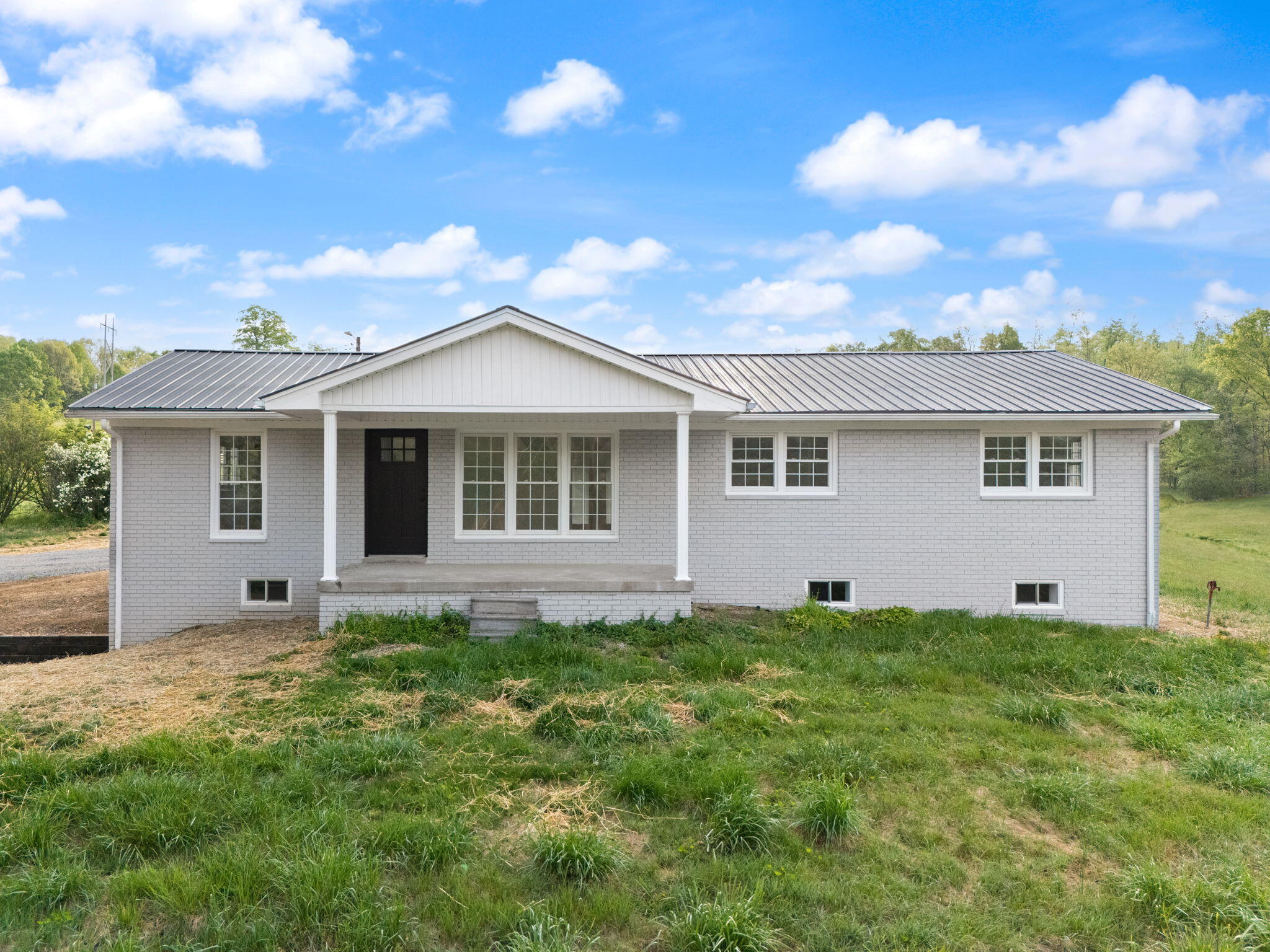 827 Pine Hill Brock Road Property Photo 1