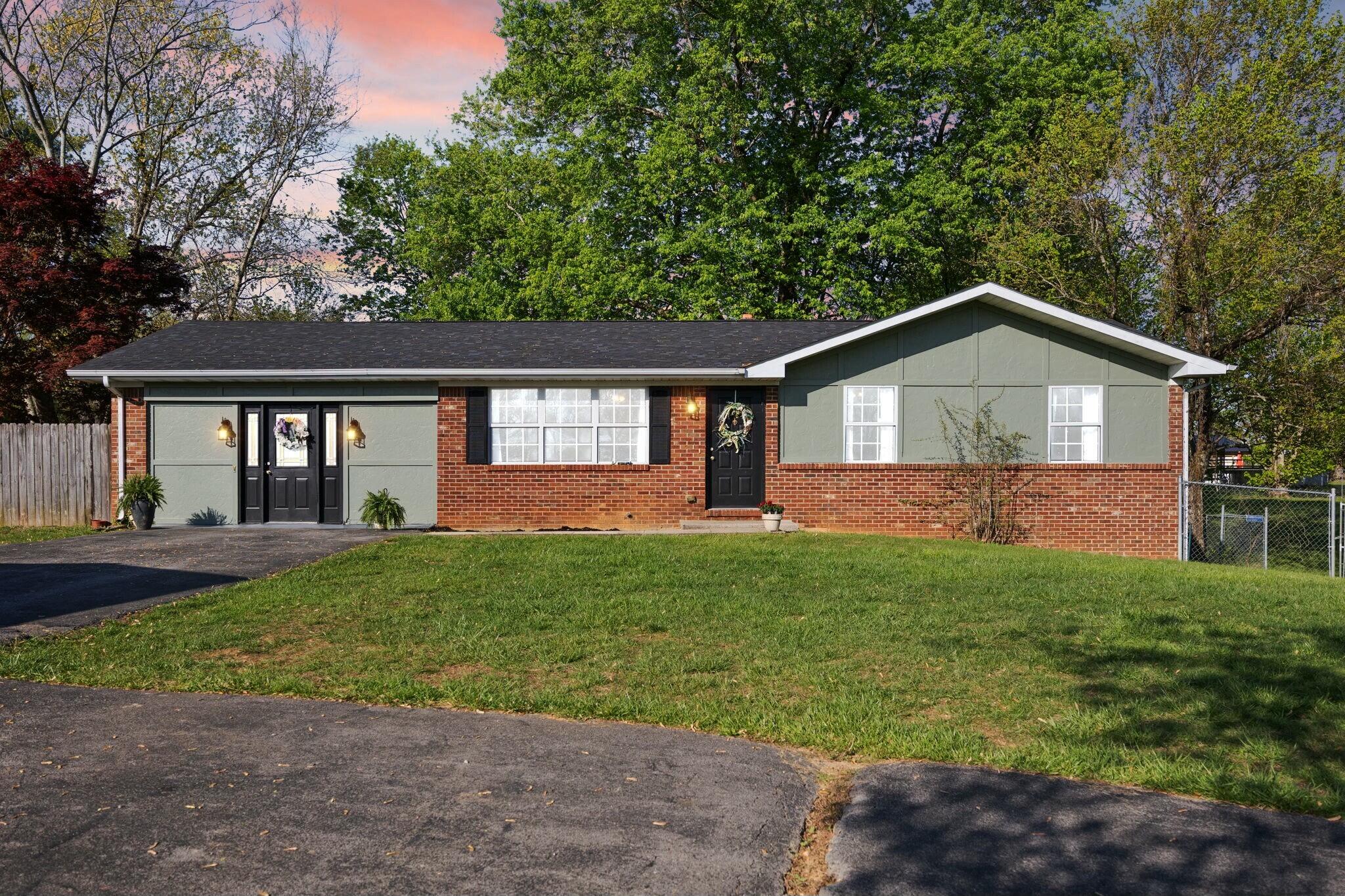 258 Dutton Circle Property Photo