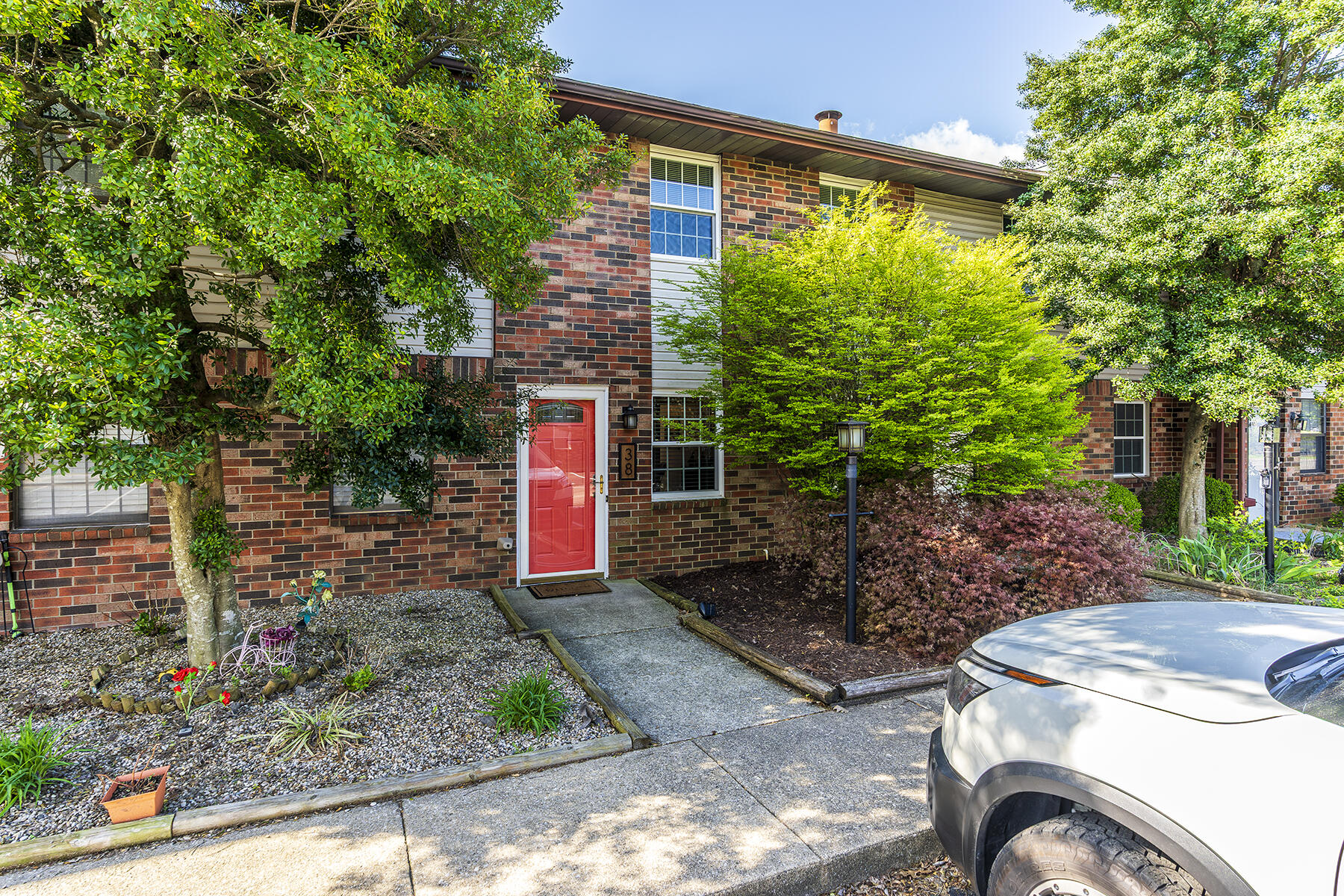 550 Darby Creek Road Property Photo 1