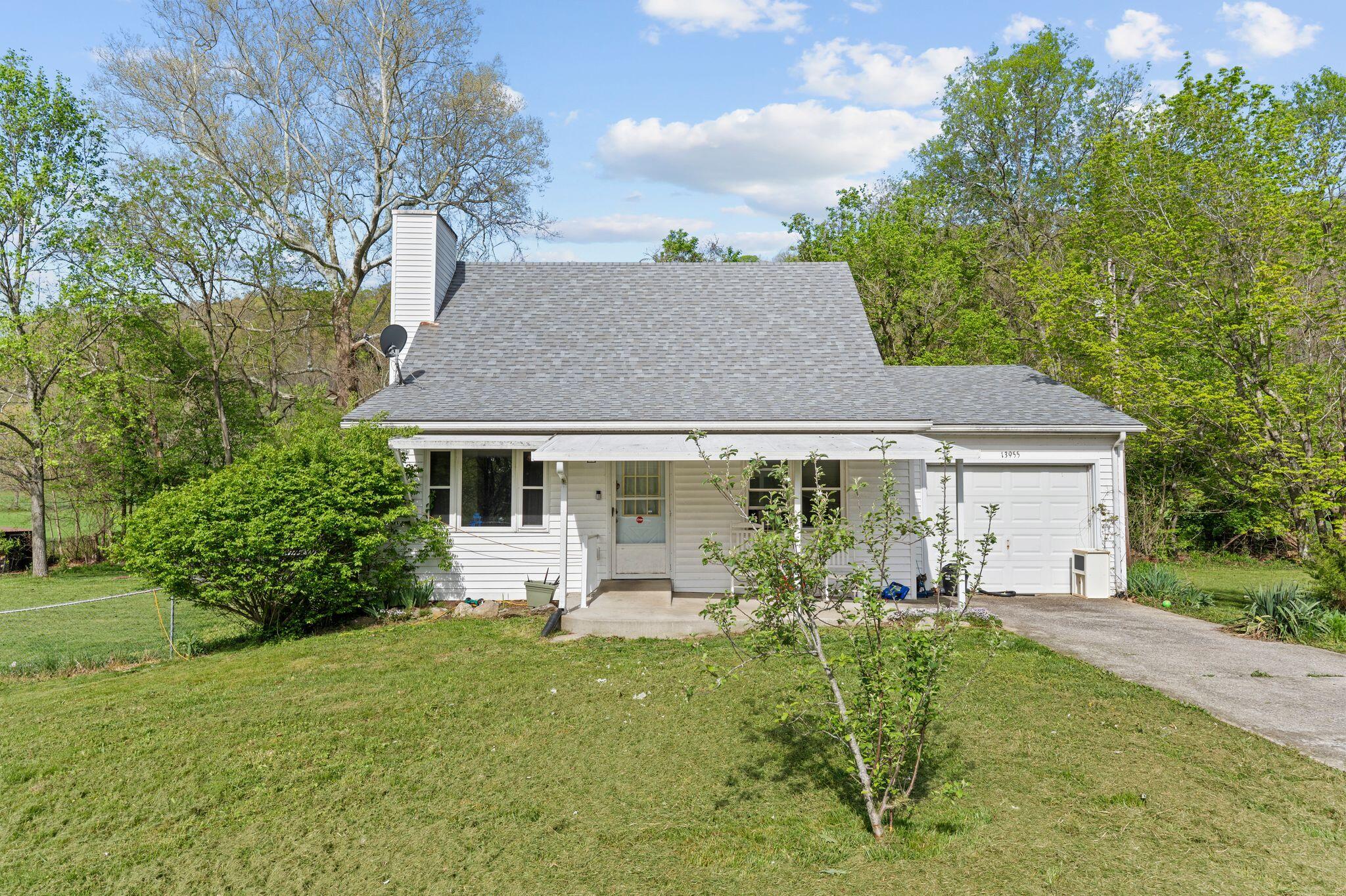 13955 Swallowfield Road Property Photo 1