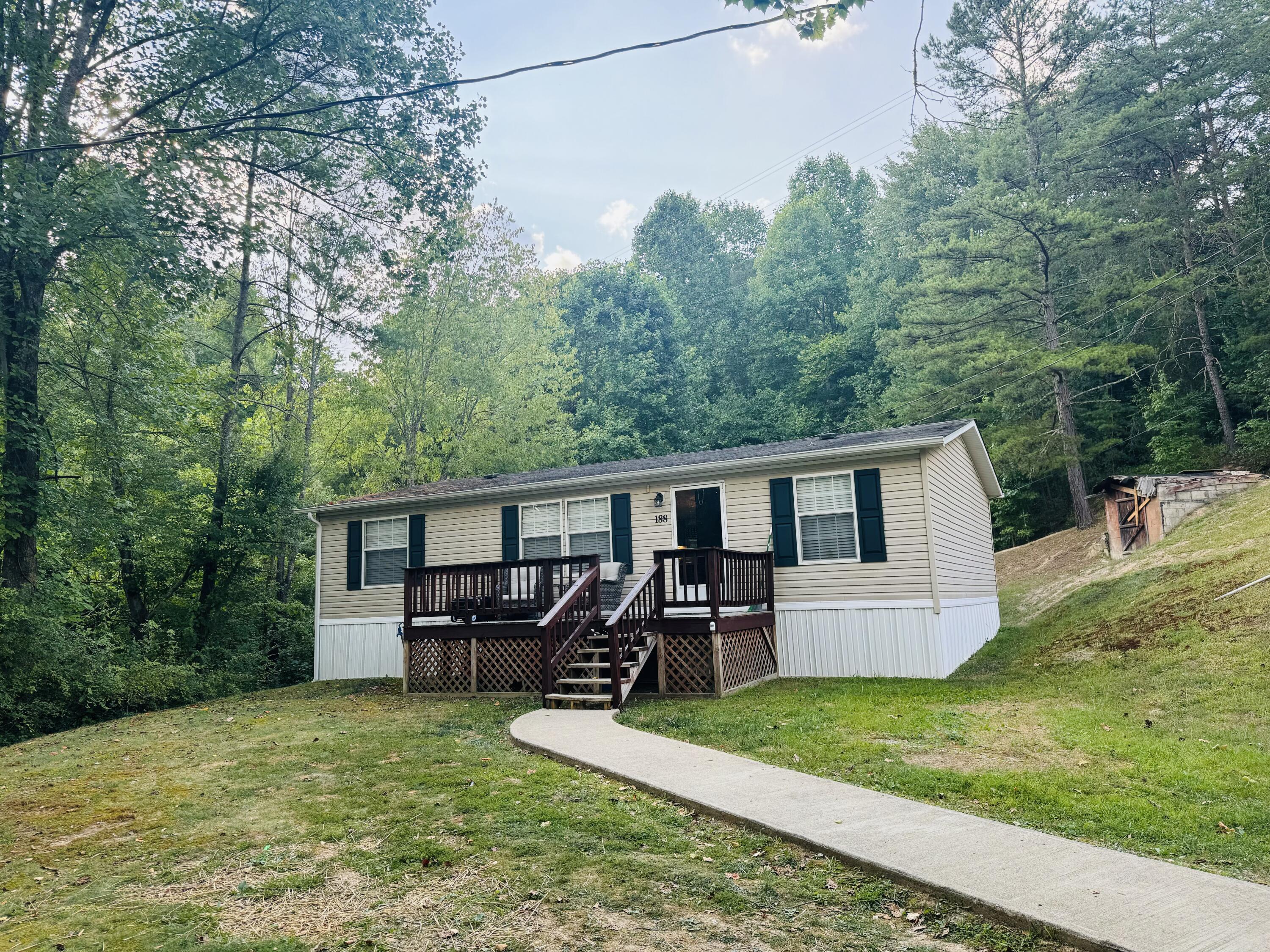 188 Island Creek-sizemore Road Property Photo 1