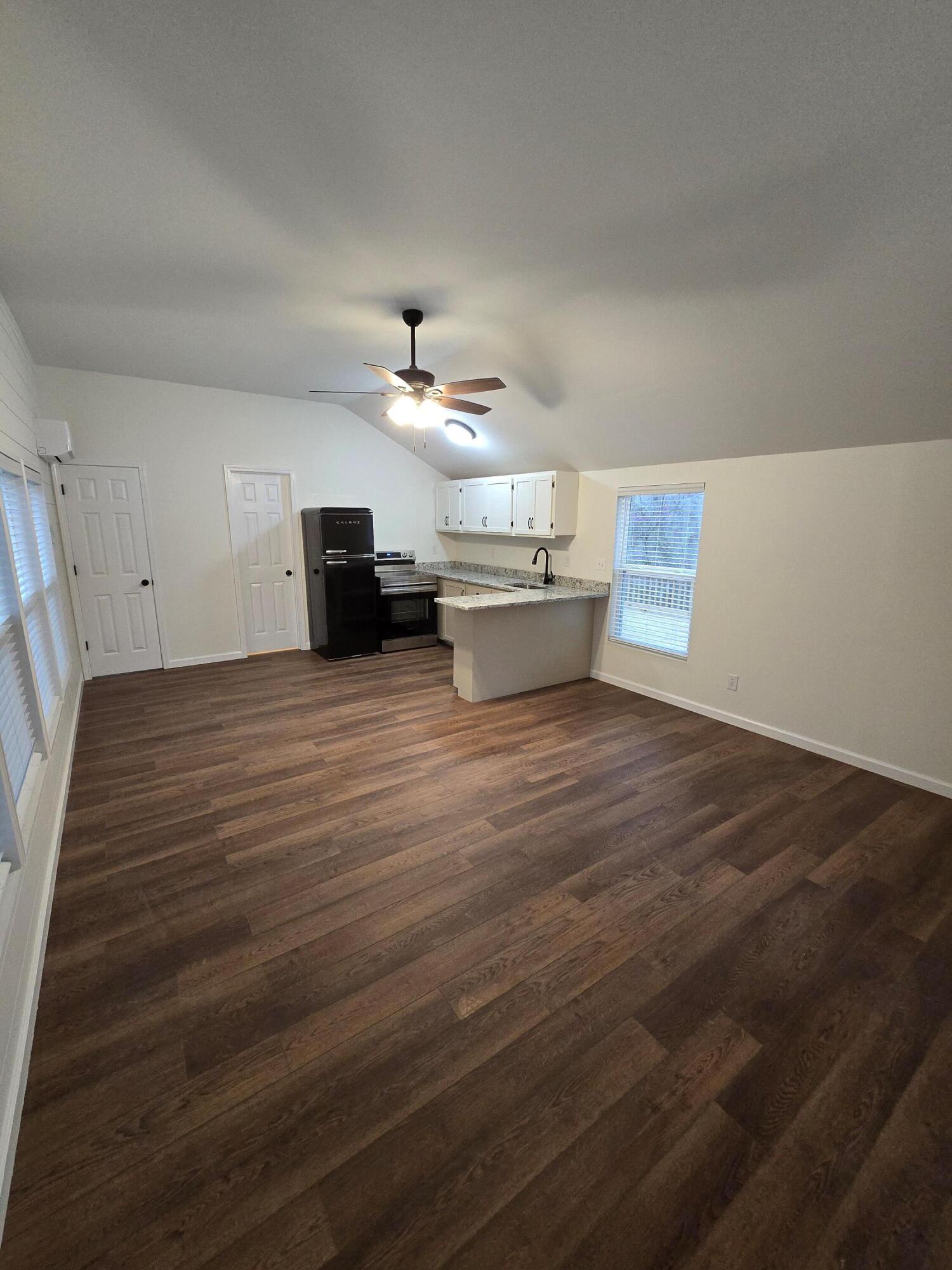 1237d High Rock Road Property Photo 3