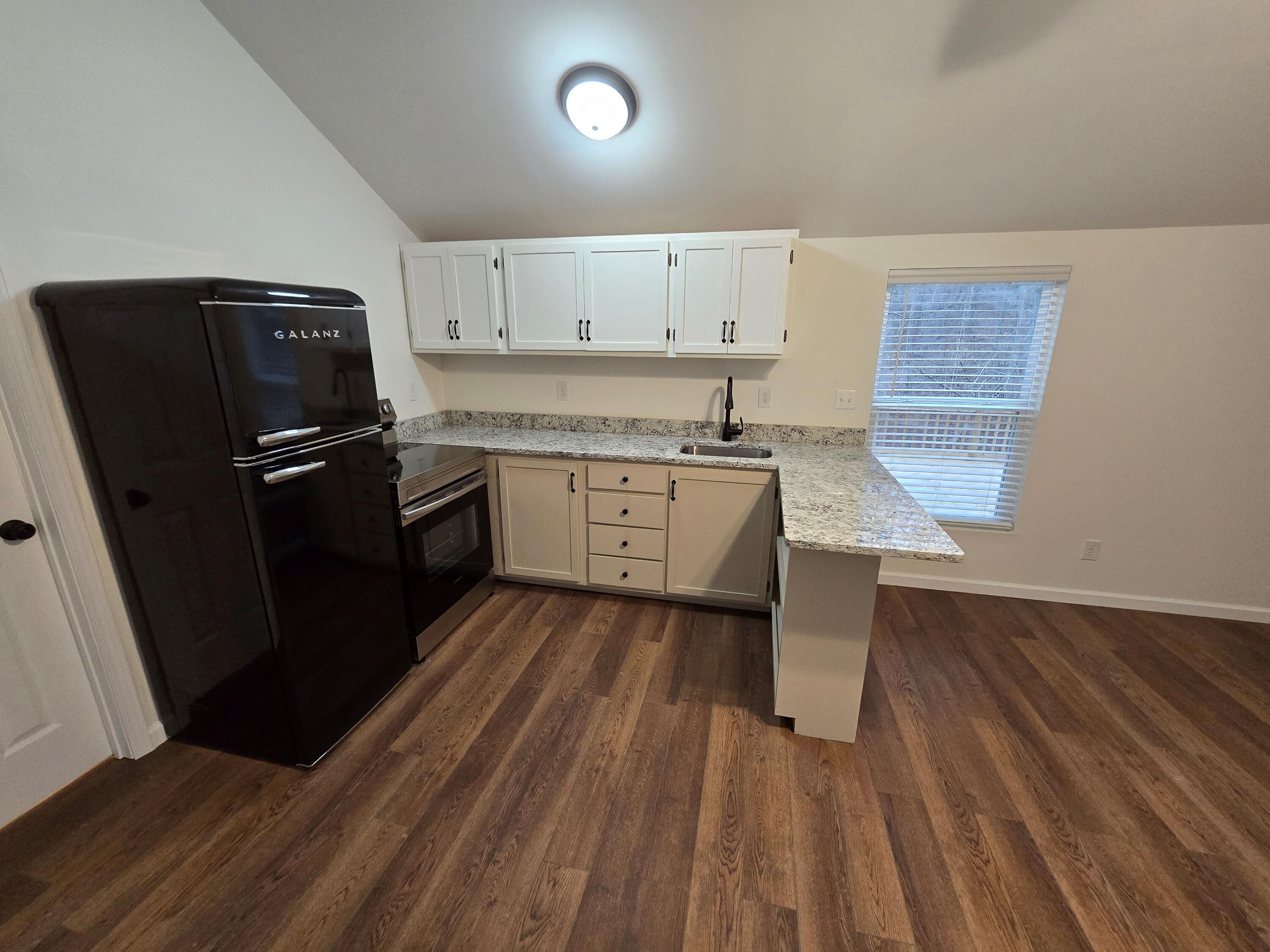 1237d High Rock Road Property Photo 4