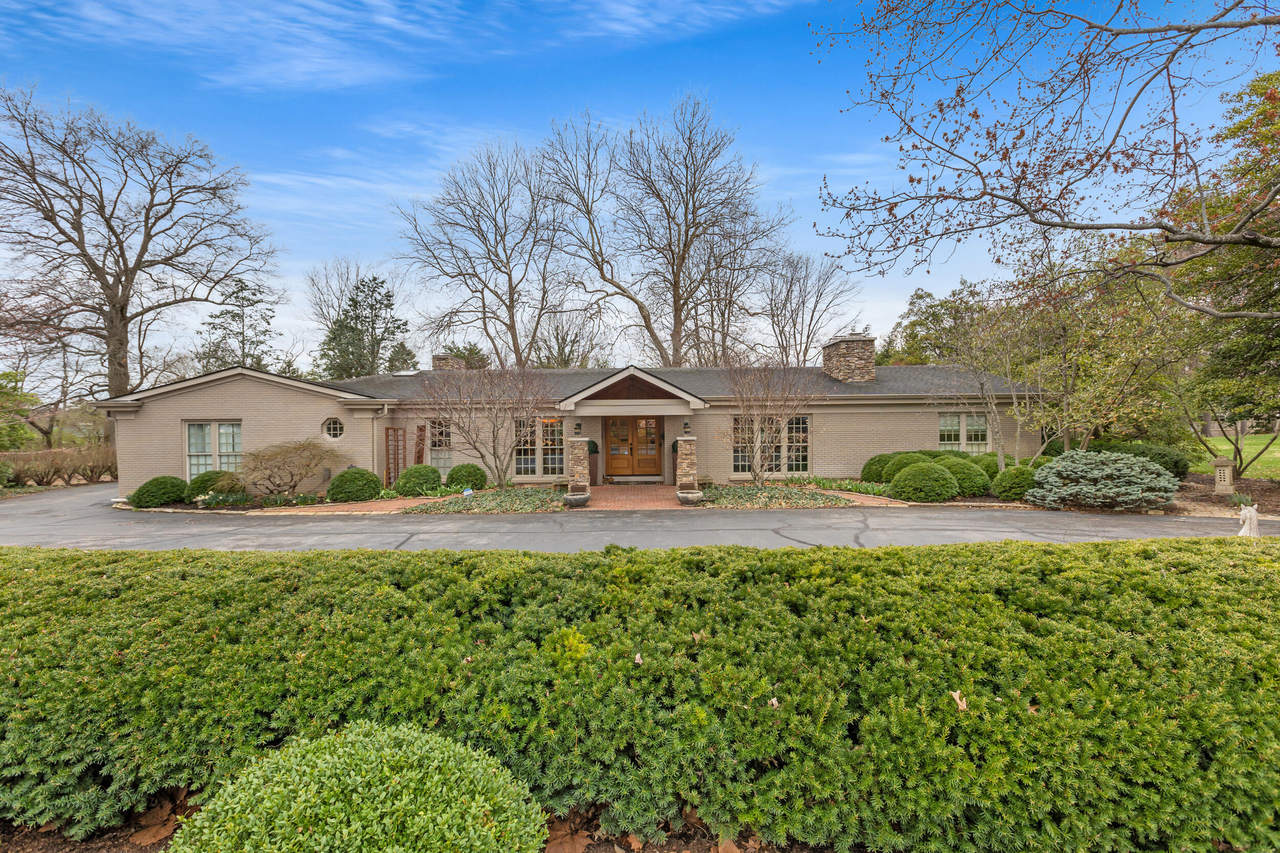 3037 Tates Creek Road Property Photo 1