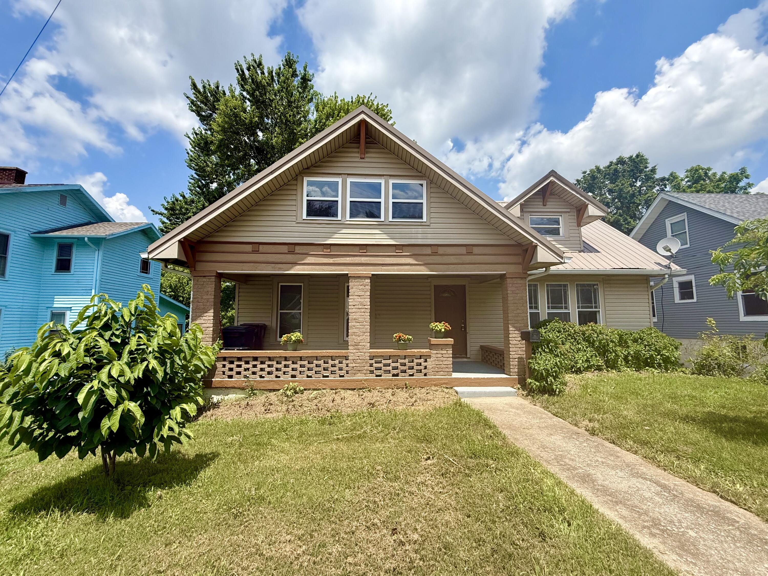 204 Cotter Avenue Property Photo 1