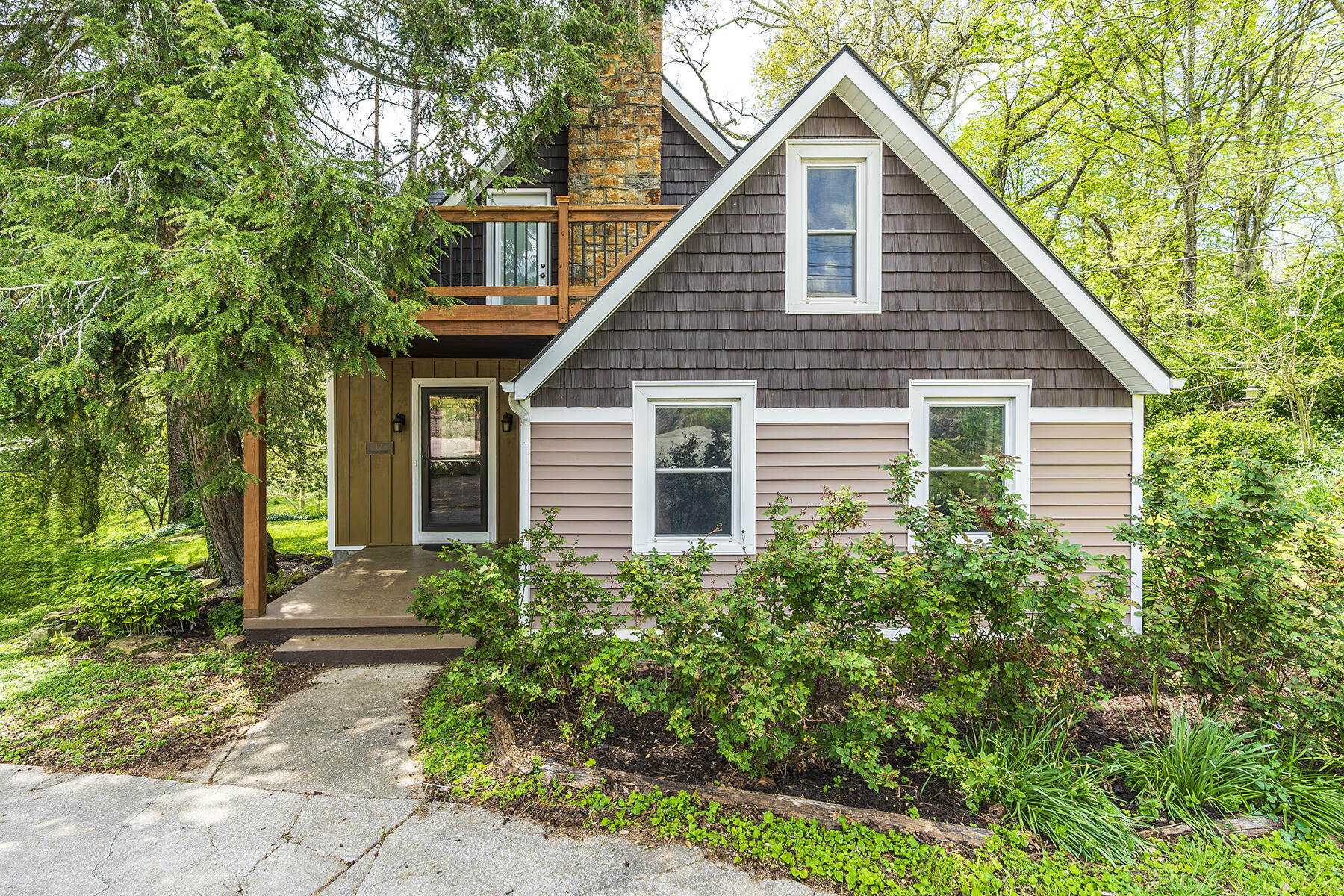 111 Forest Street Property Photo 1