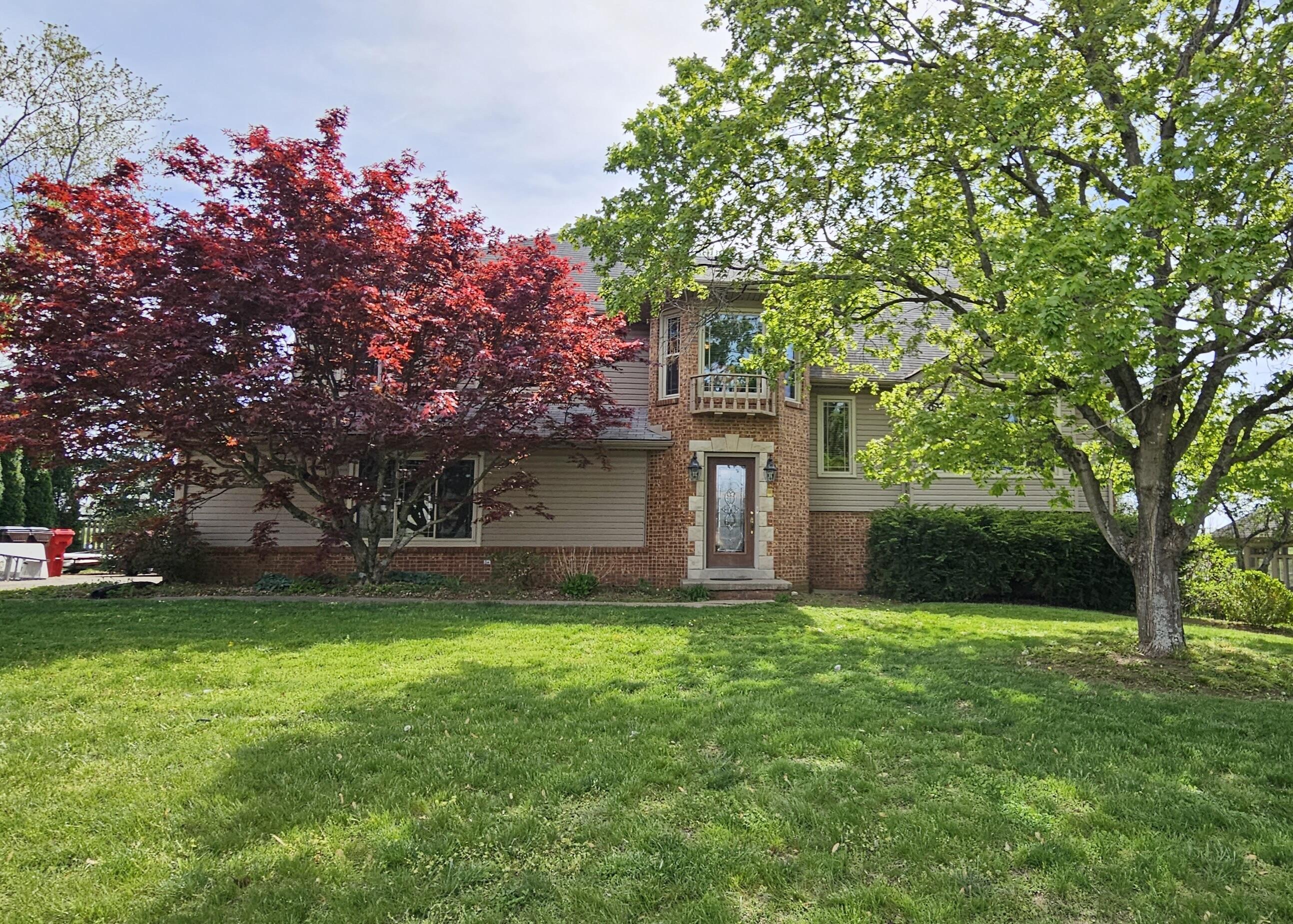 216 West Fairway Drive Property Photo 1