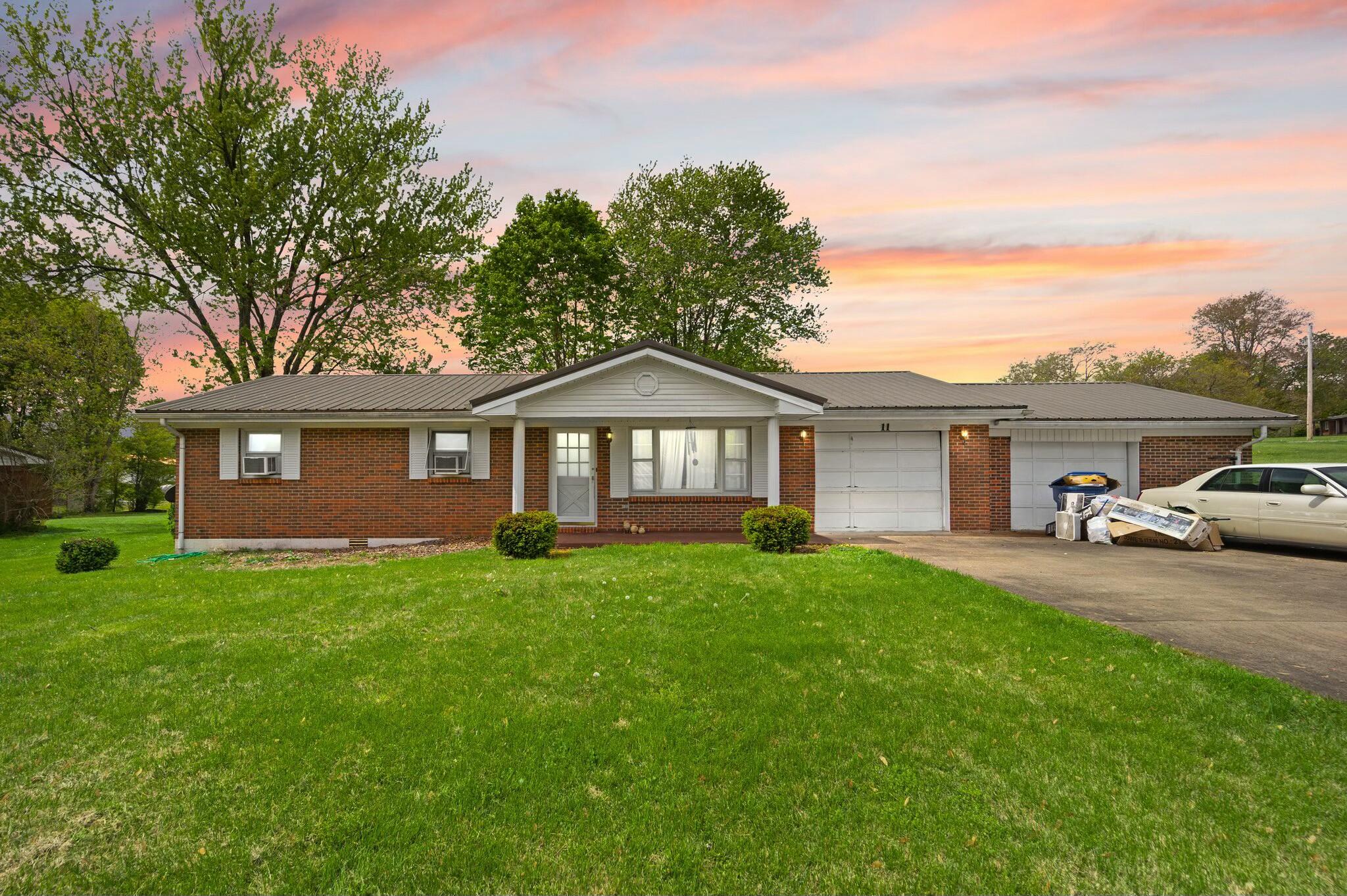 11 Circle Drive Property Photo 1