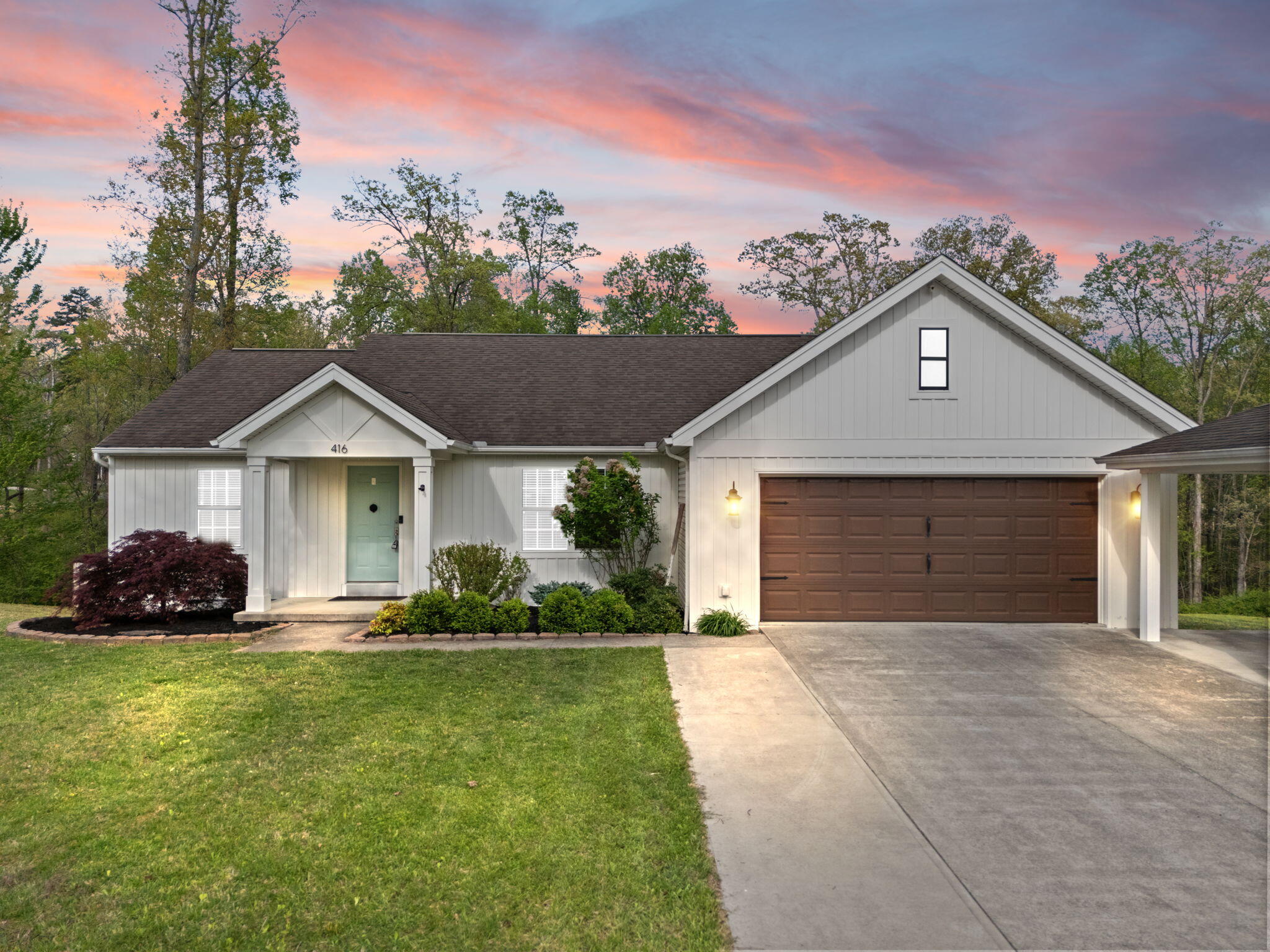 416 Scarlet Oak Drive Property Photo 1