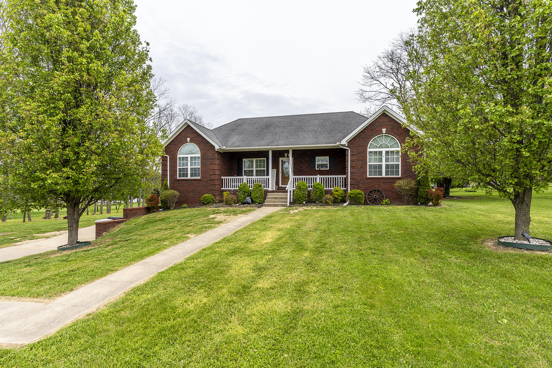 696 Settlement Drive Property Photo 1